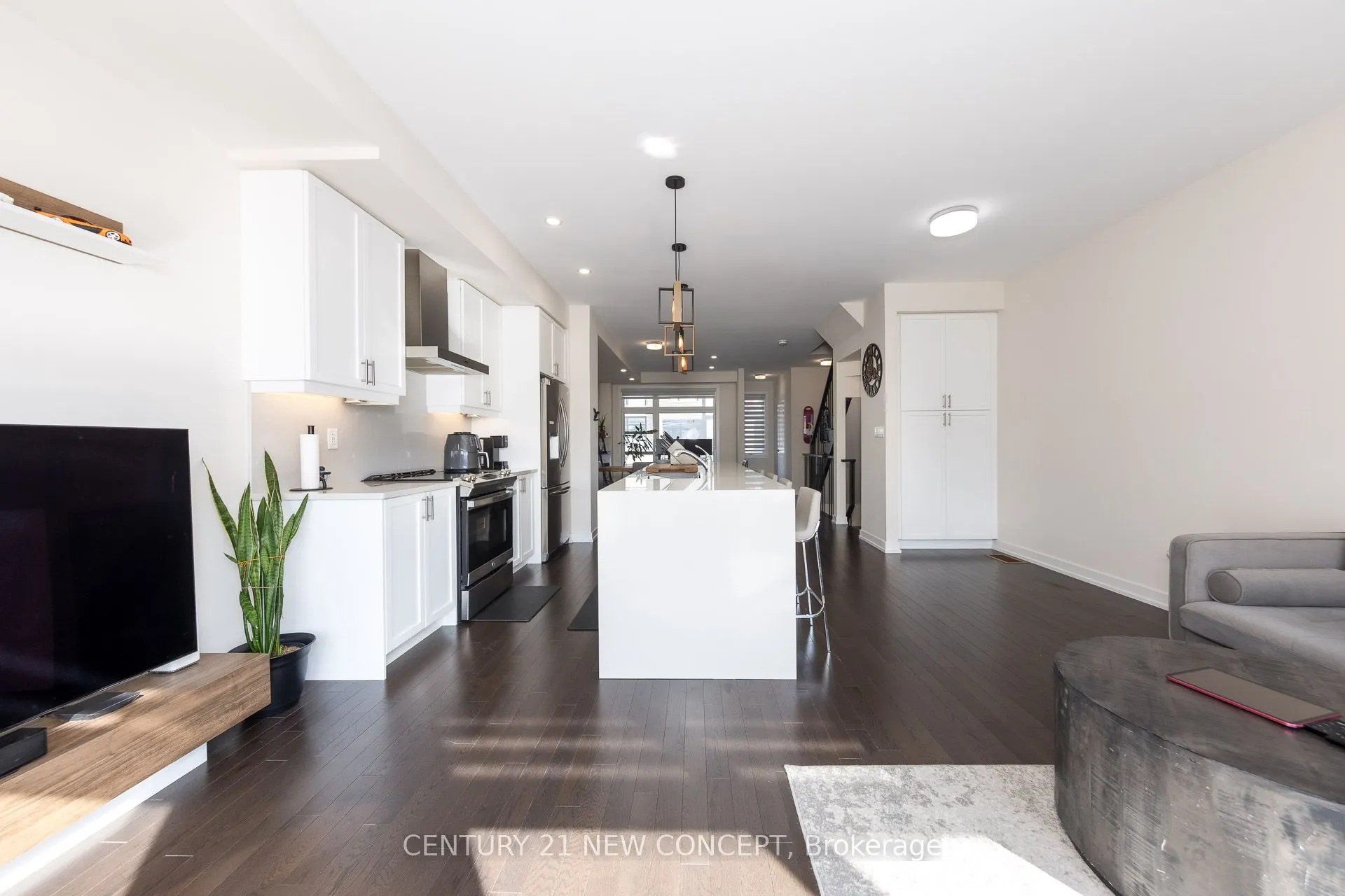 1671 Hidden Valley Glen