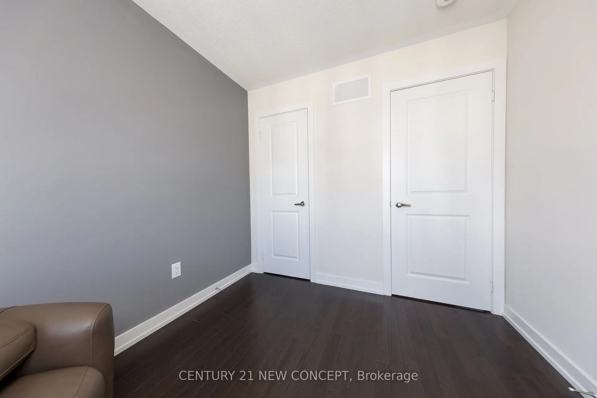 1671 Hidden Valley Glen