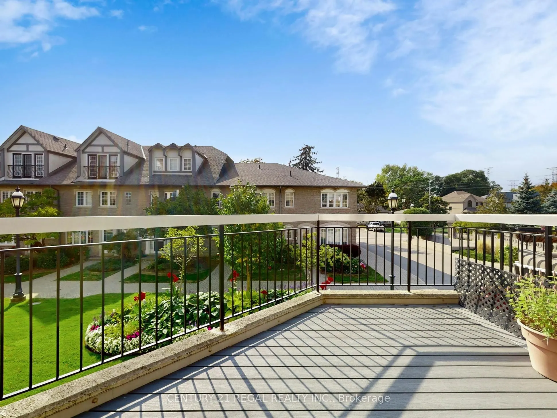 1995 Royal Road, #202