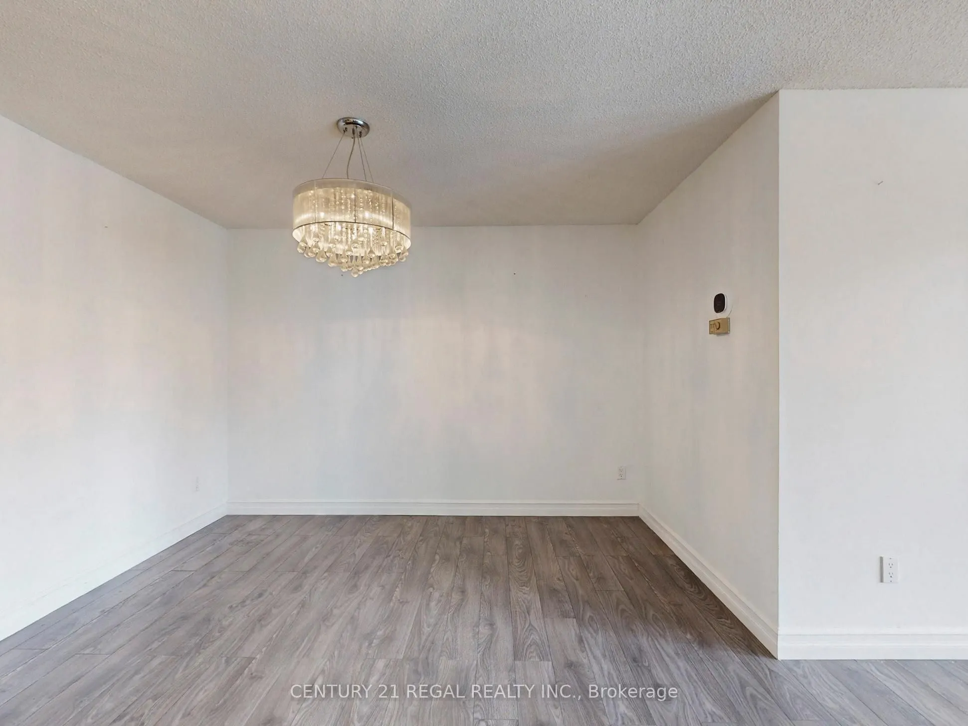 1995 Royal Road, #202