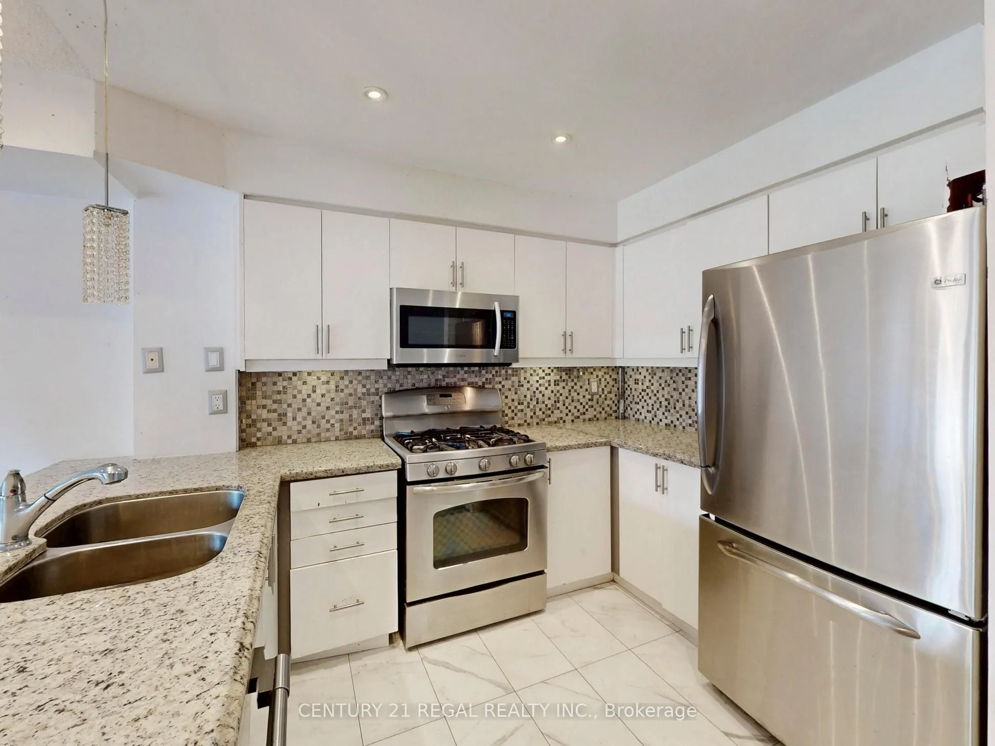 1995 Royal Road, #202