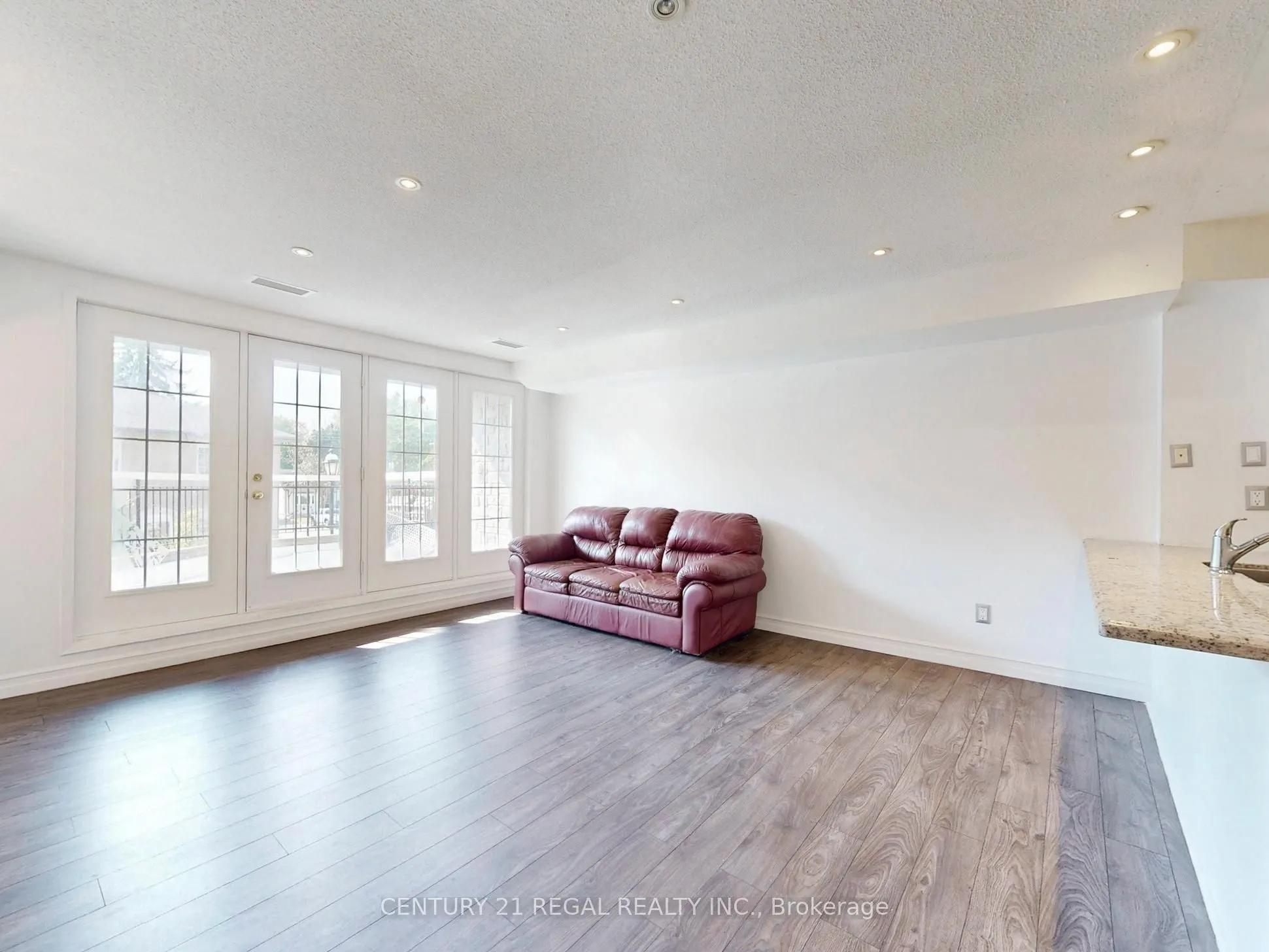 1995 Royal Road, #202