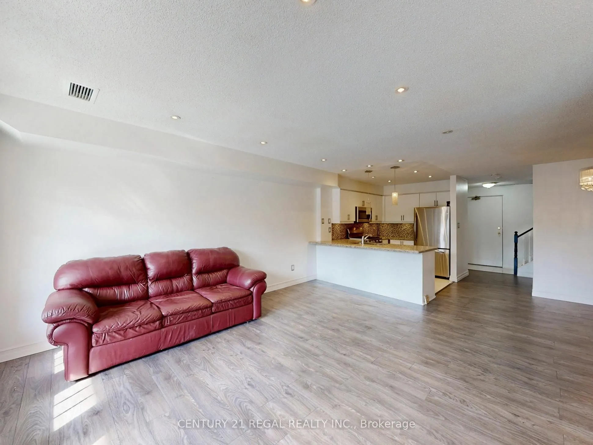 1995 Royal Road, #202