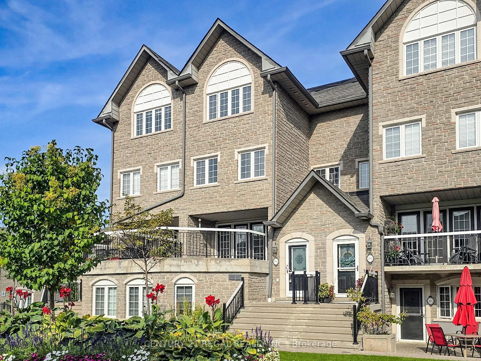 1995 Royal Road, #202