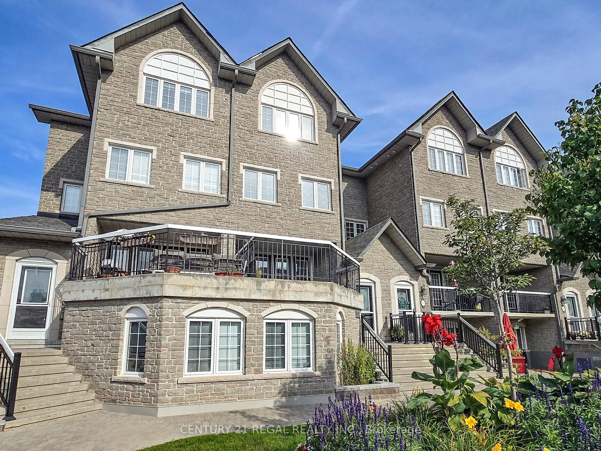 1995 Royal Road, #202