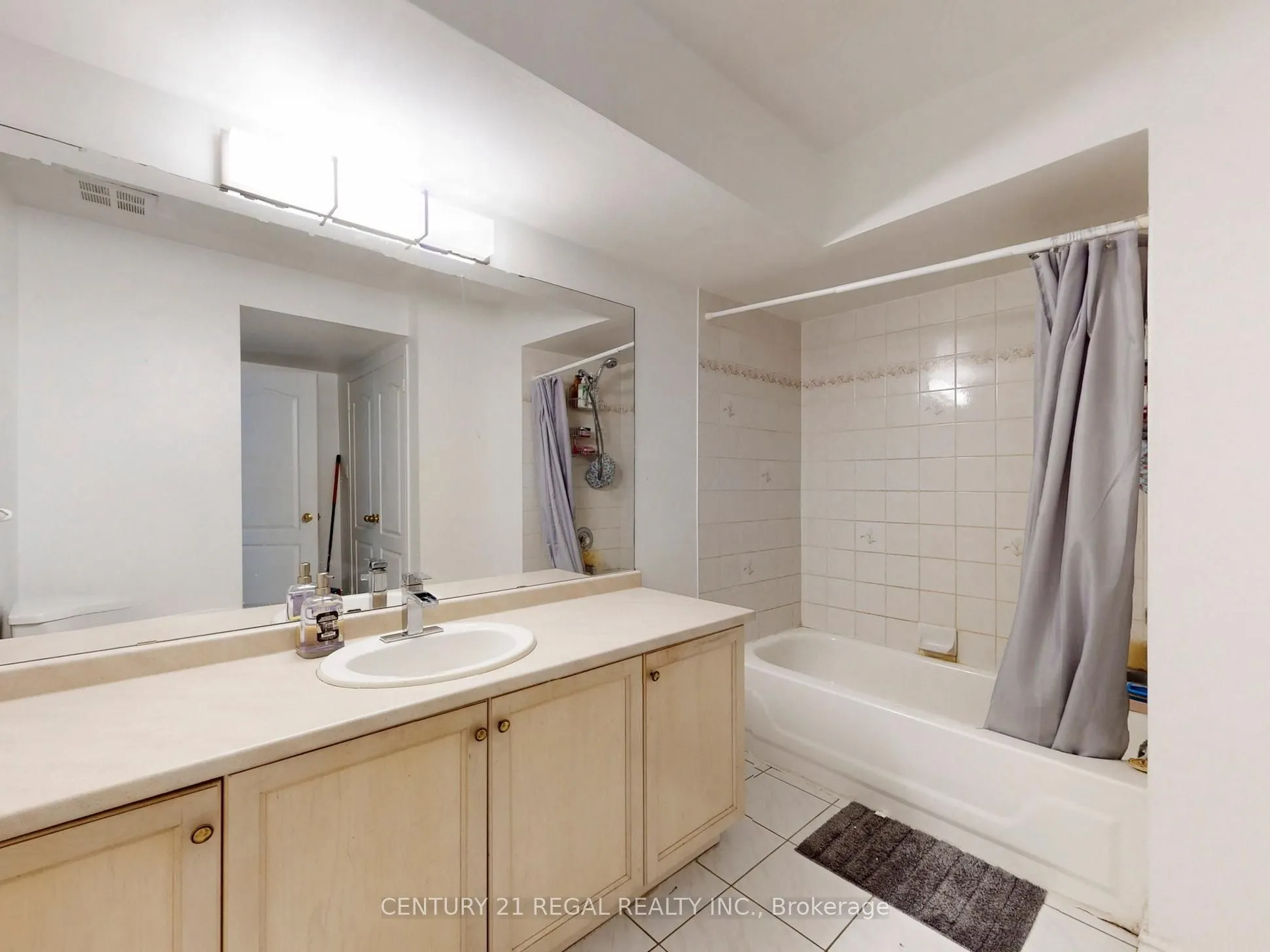 1995 Royal Road, #202