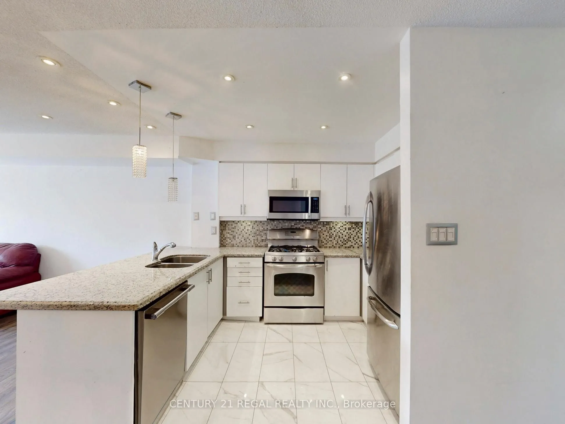 1995 Royal Road, #202