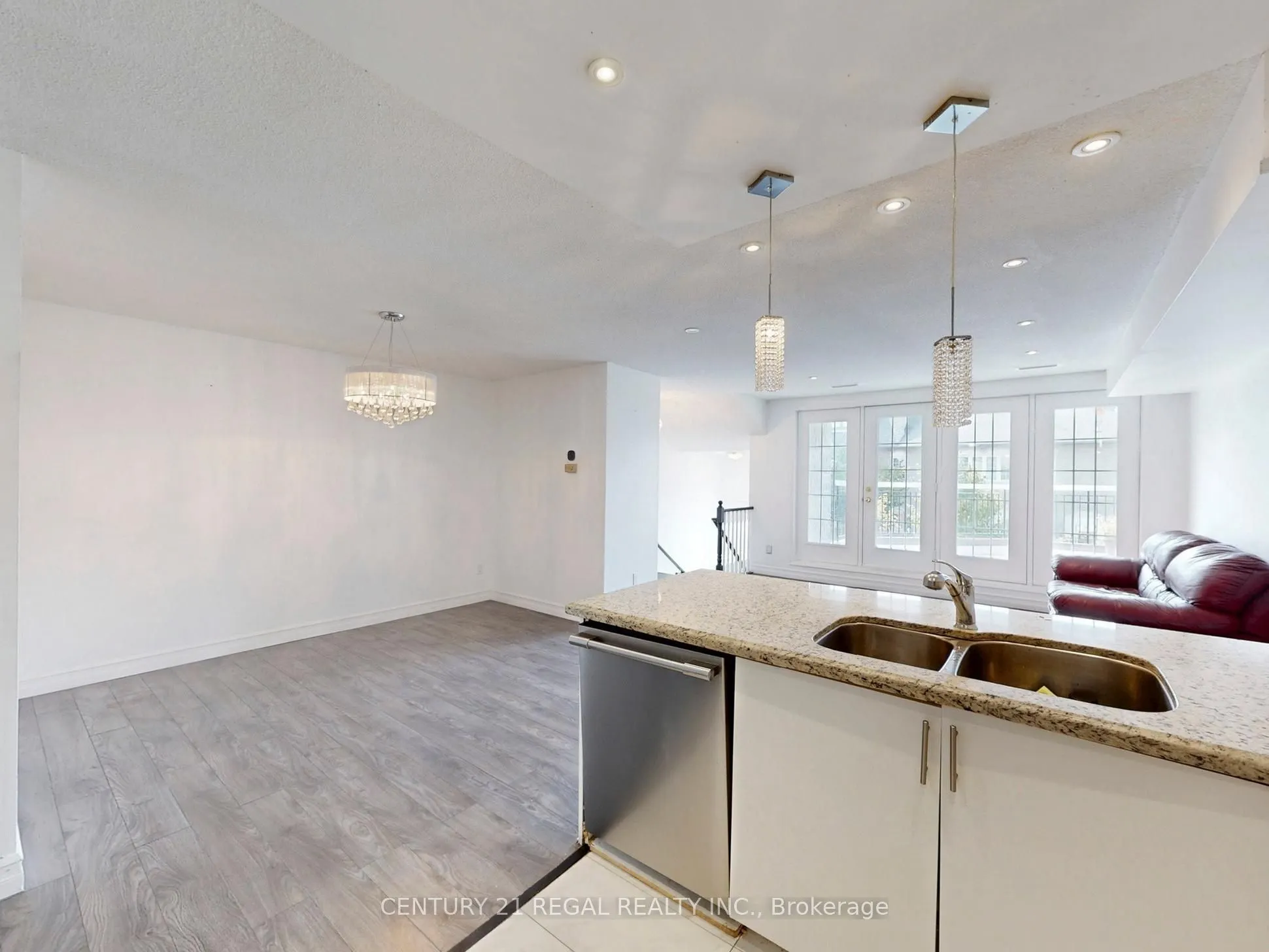 1995 Royal Road, #202