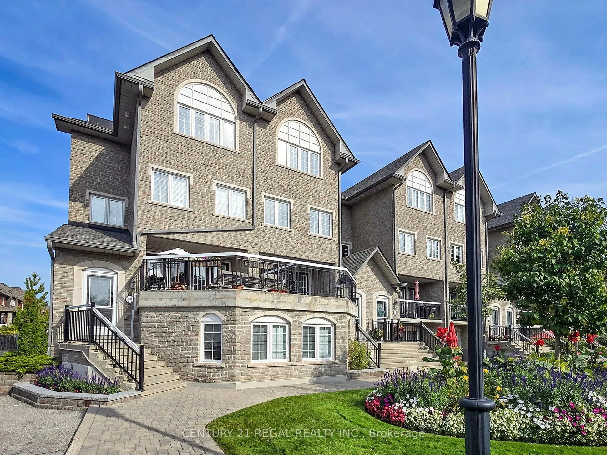 1995 Royal Road, #202