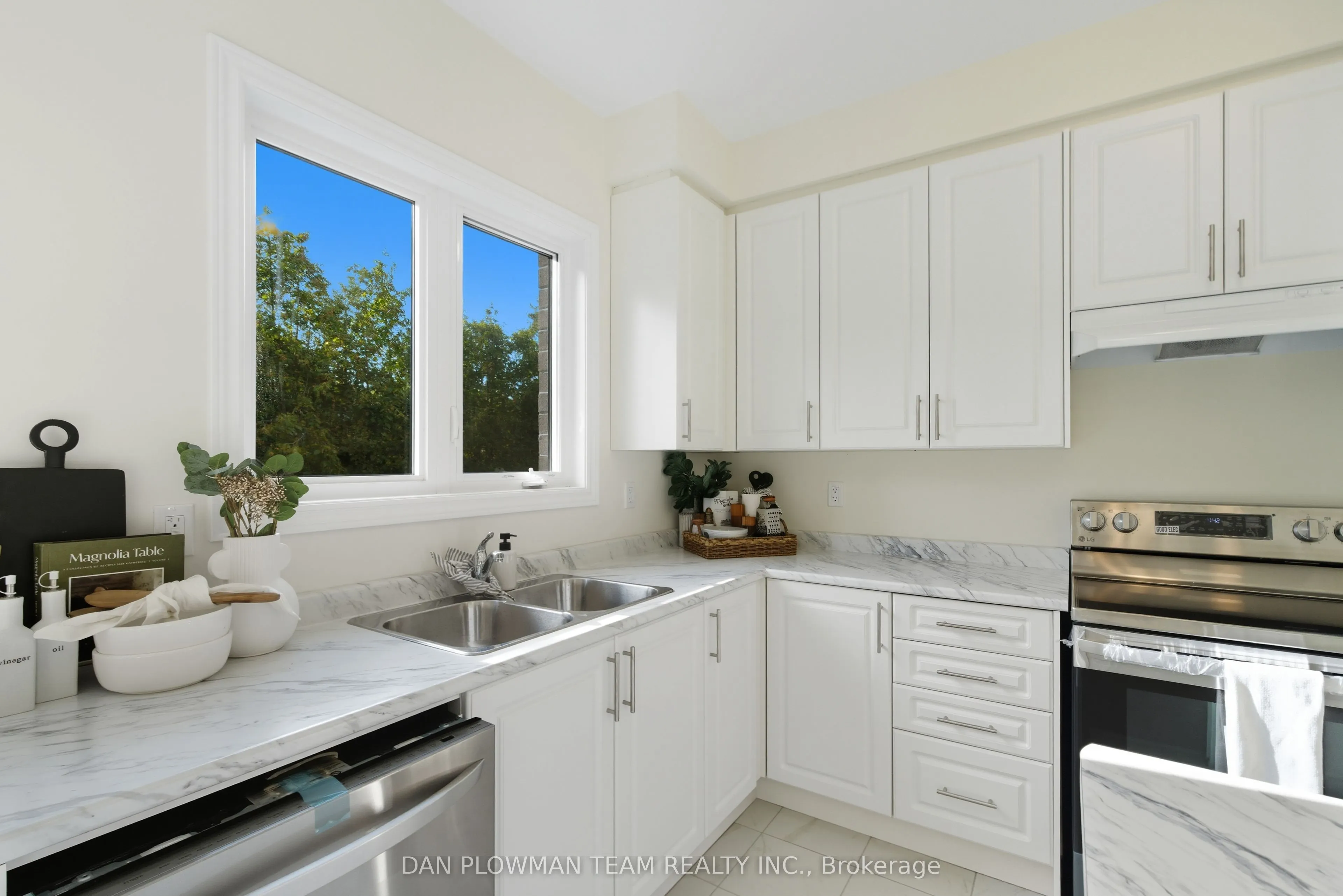 98 North Garden Boulevard