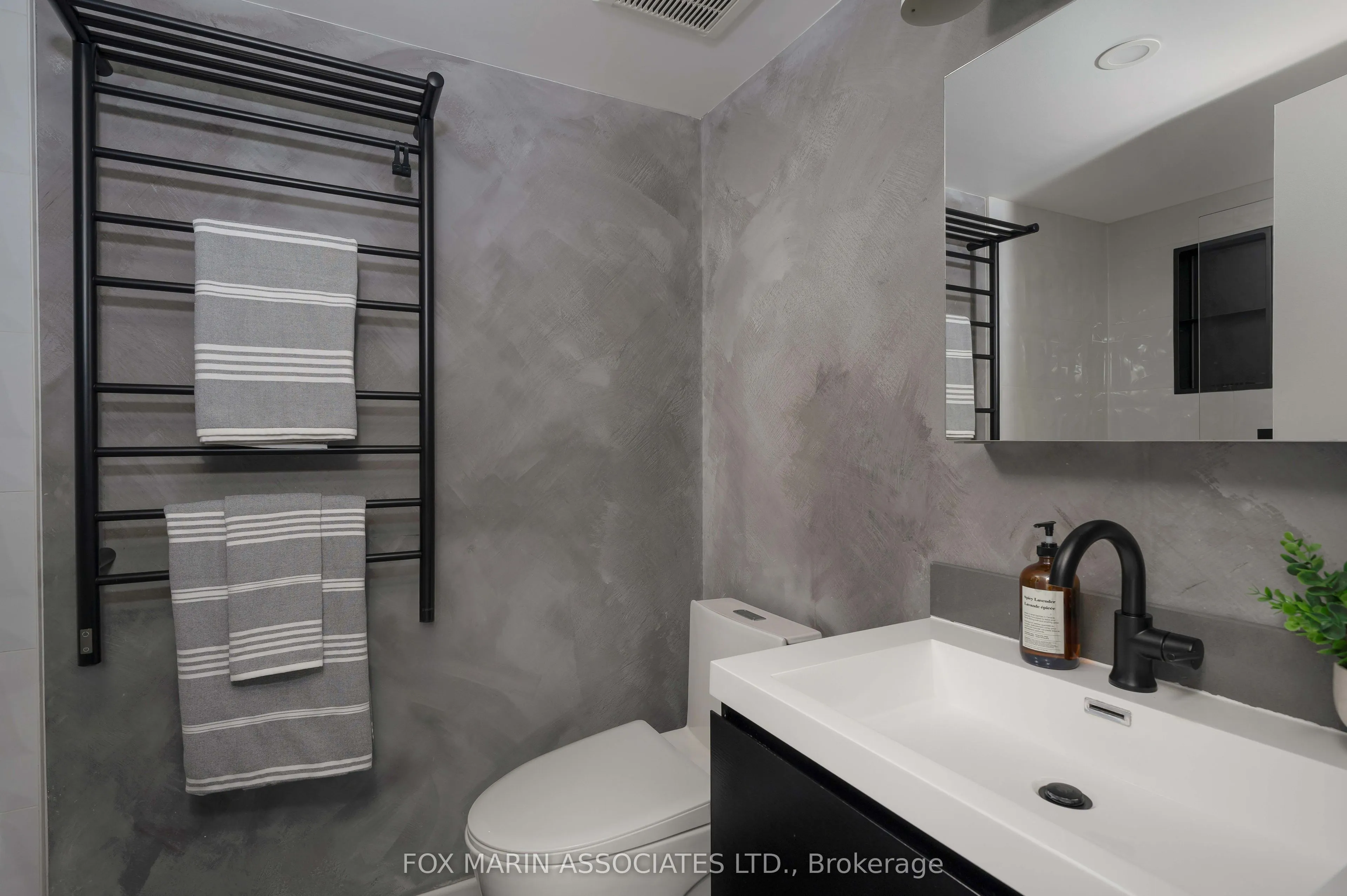 90 Edgewood Avenue, #130