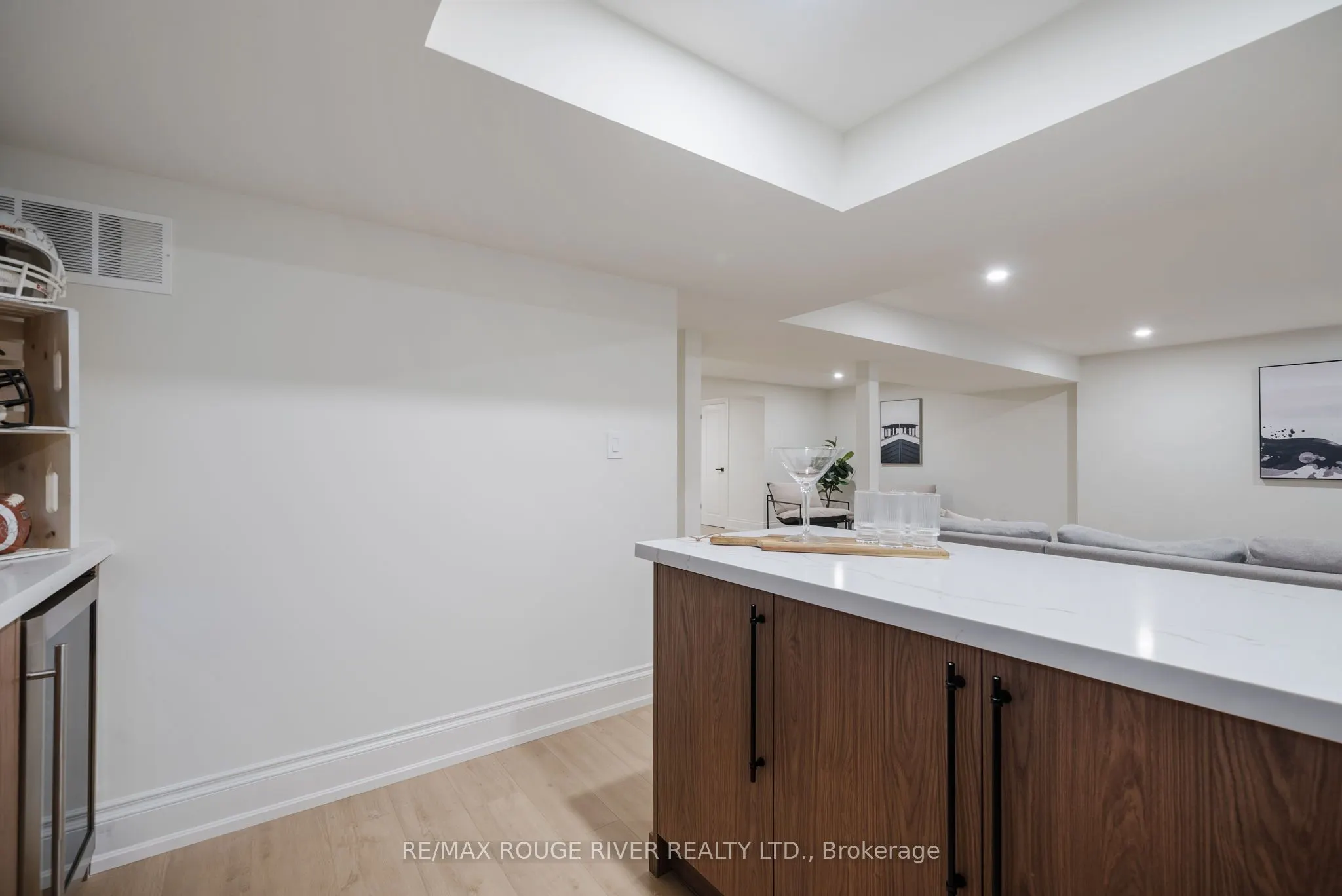 10 Sawyer Avenue