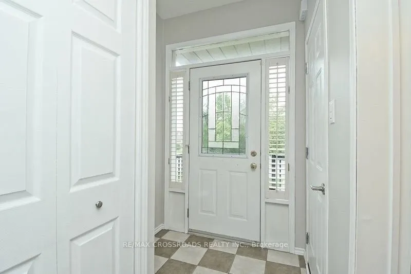 25 Fry Crescent