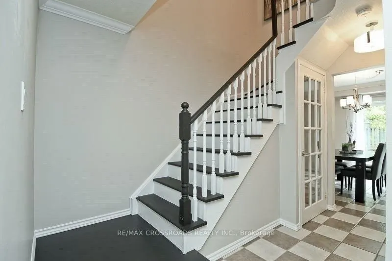 25 Fry Crescent