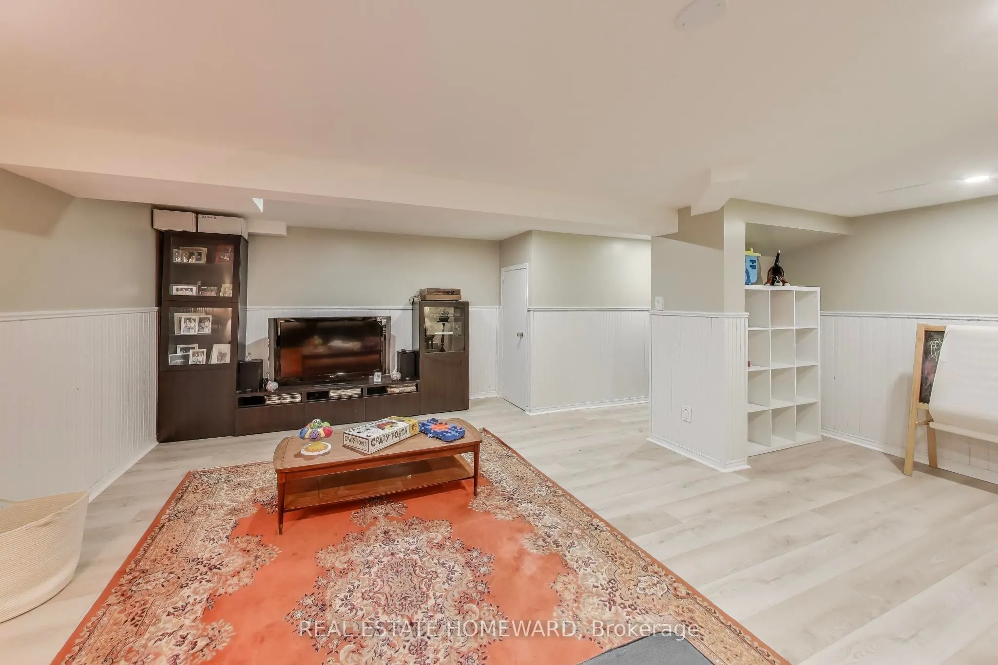 25 Whitecap Boulevard, #9