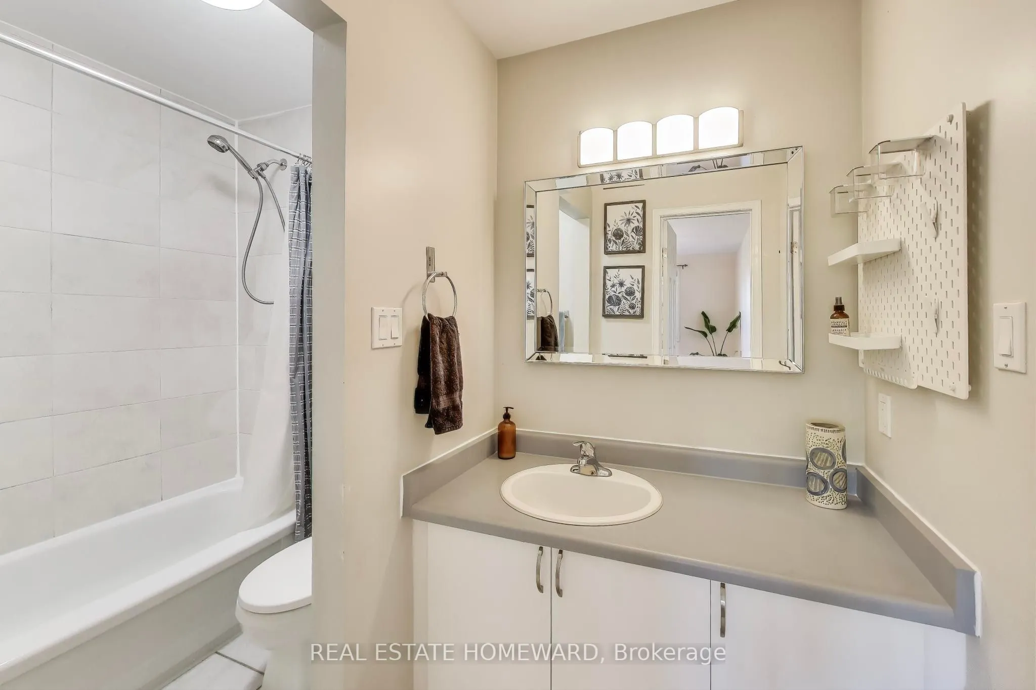 25 Whitecap Boulevard, #9