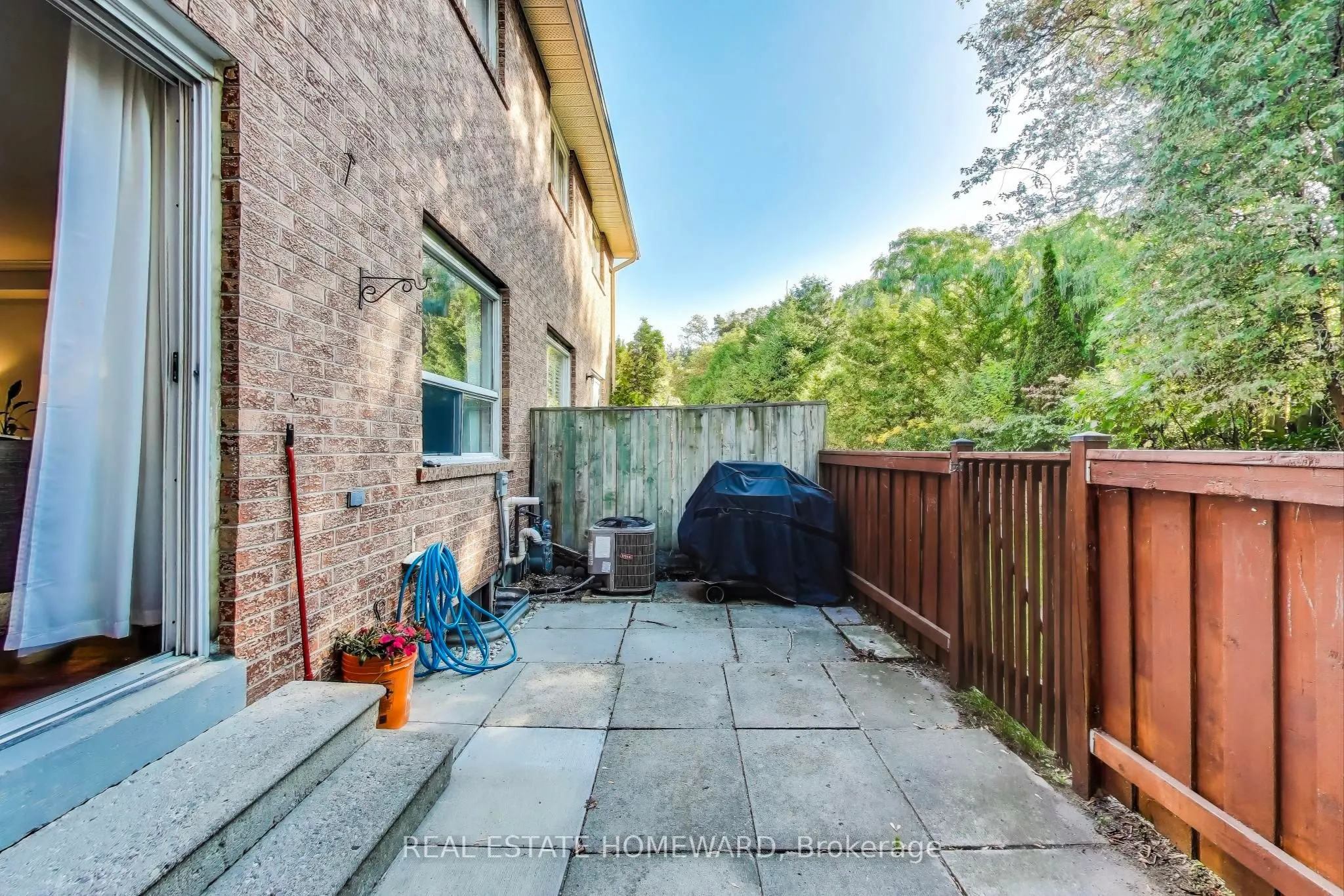 25 Whitecap Boulevard, #9
