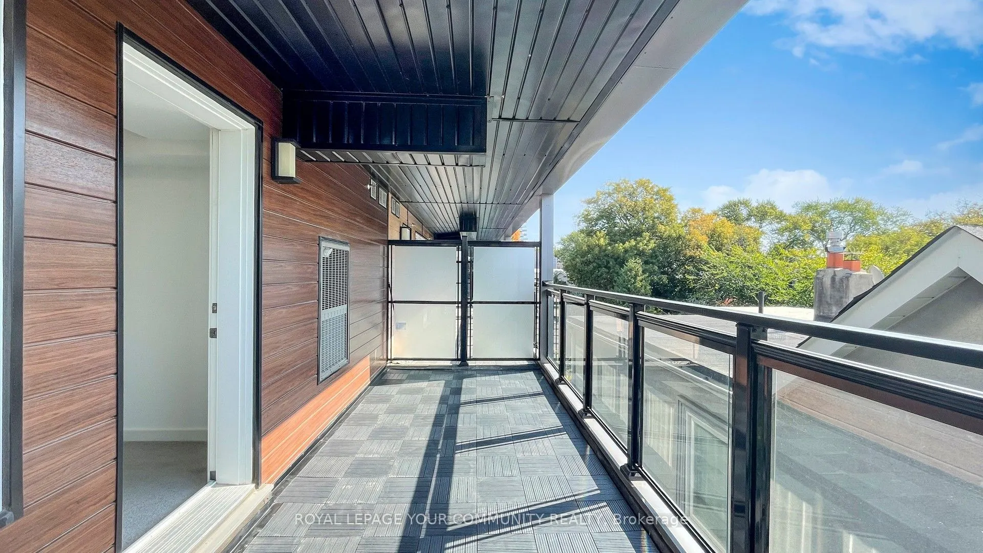 45 Connaught Avenue, #301