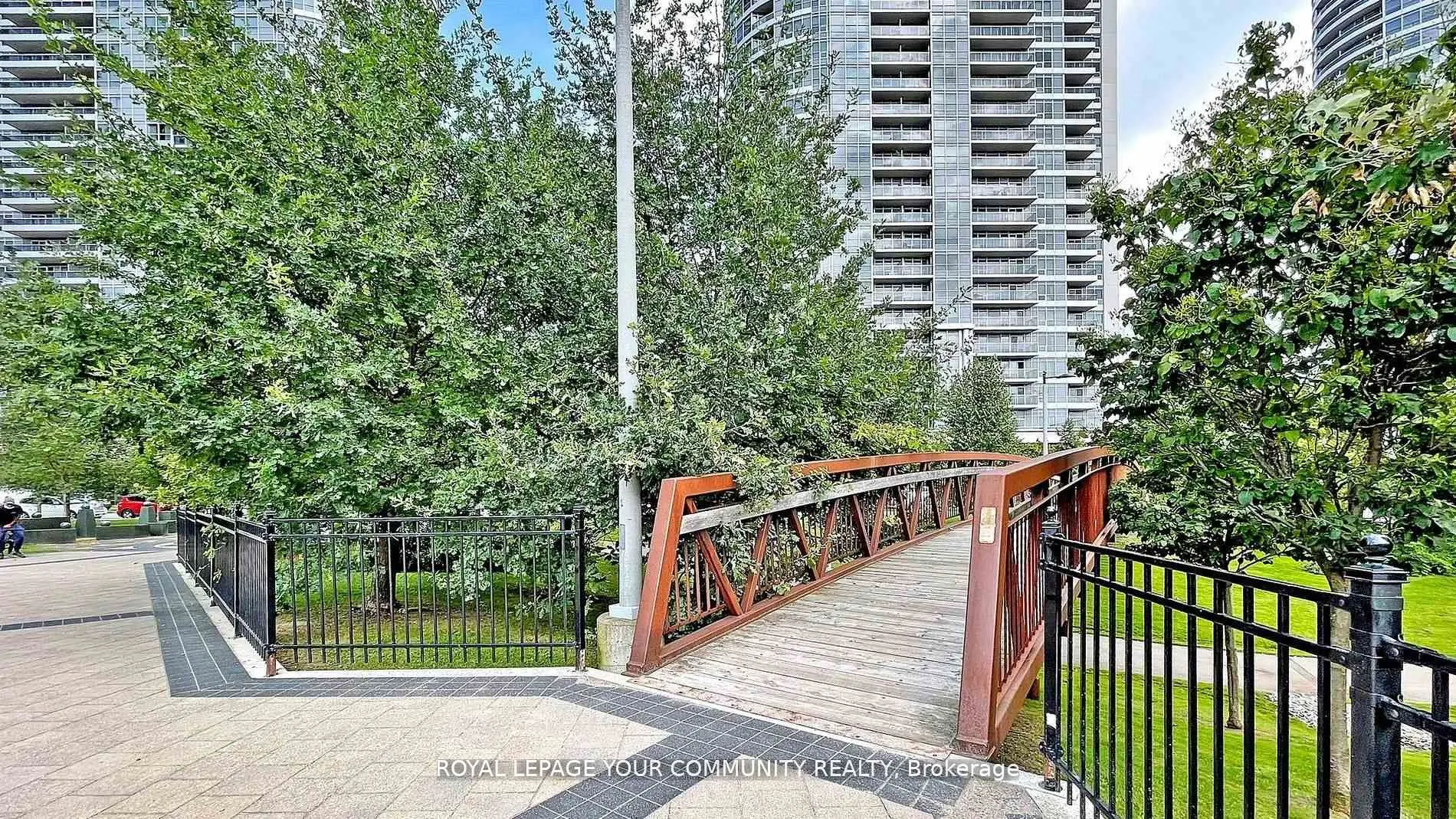 255 Village Green Square, #1310