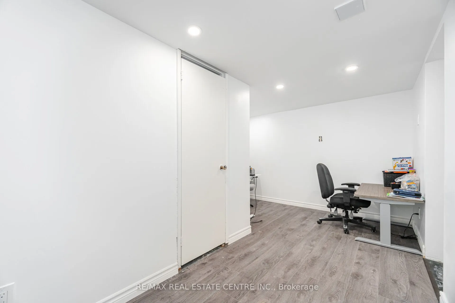 244 Kinmount Crescent