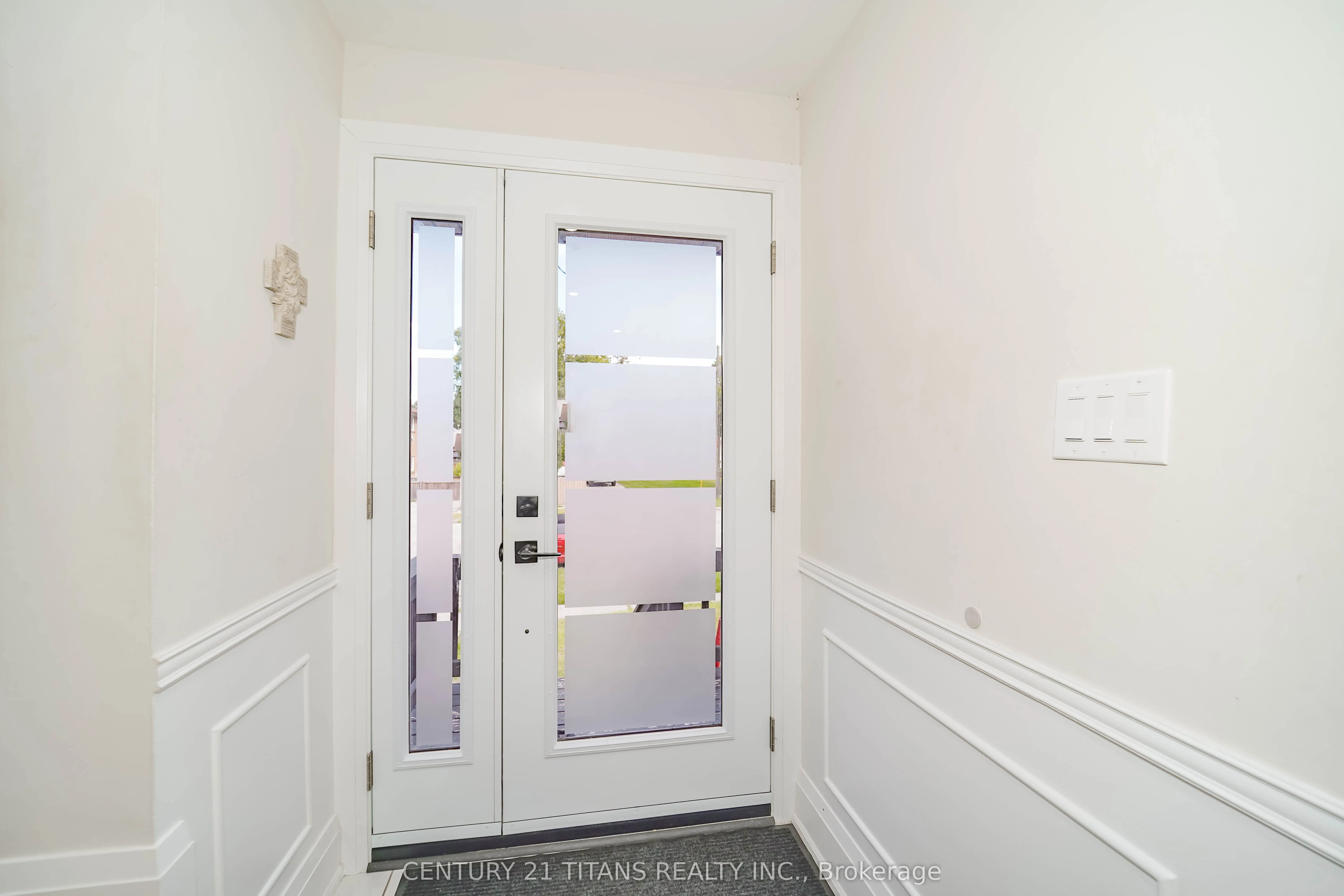42 Pixley Crescent