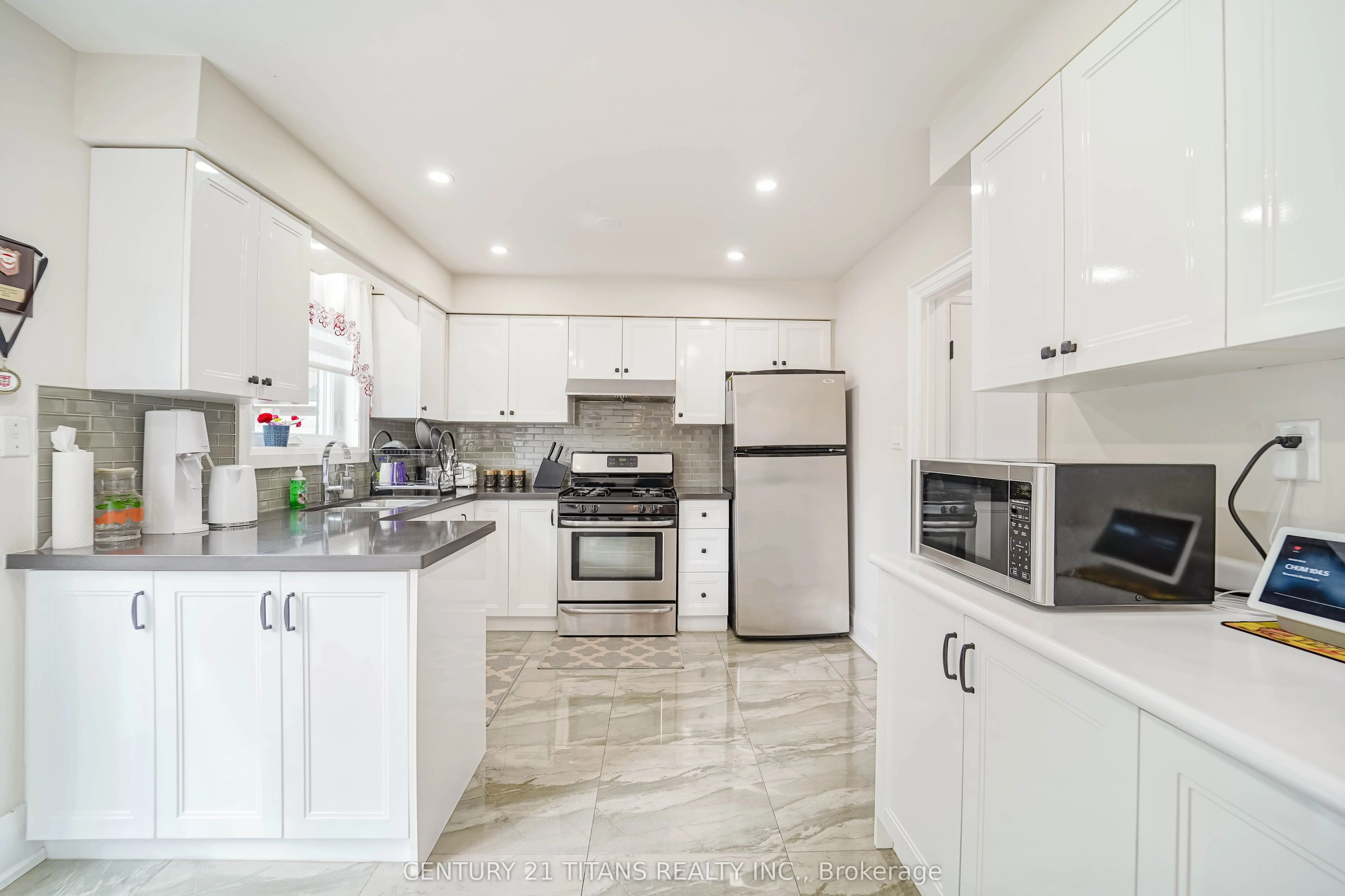 42 Pixley Crescent