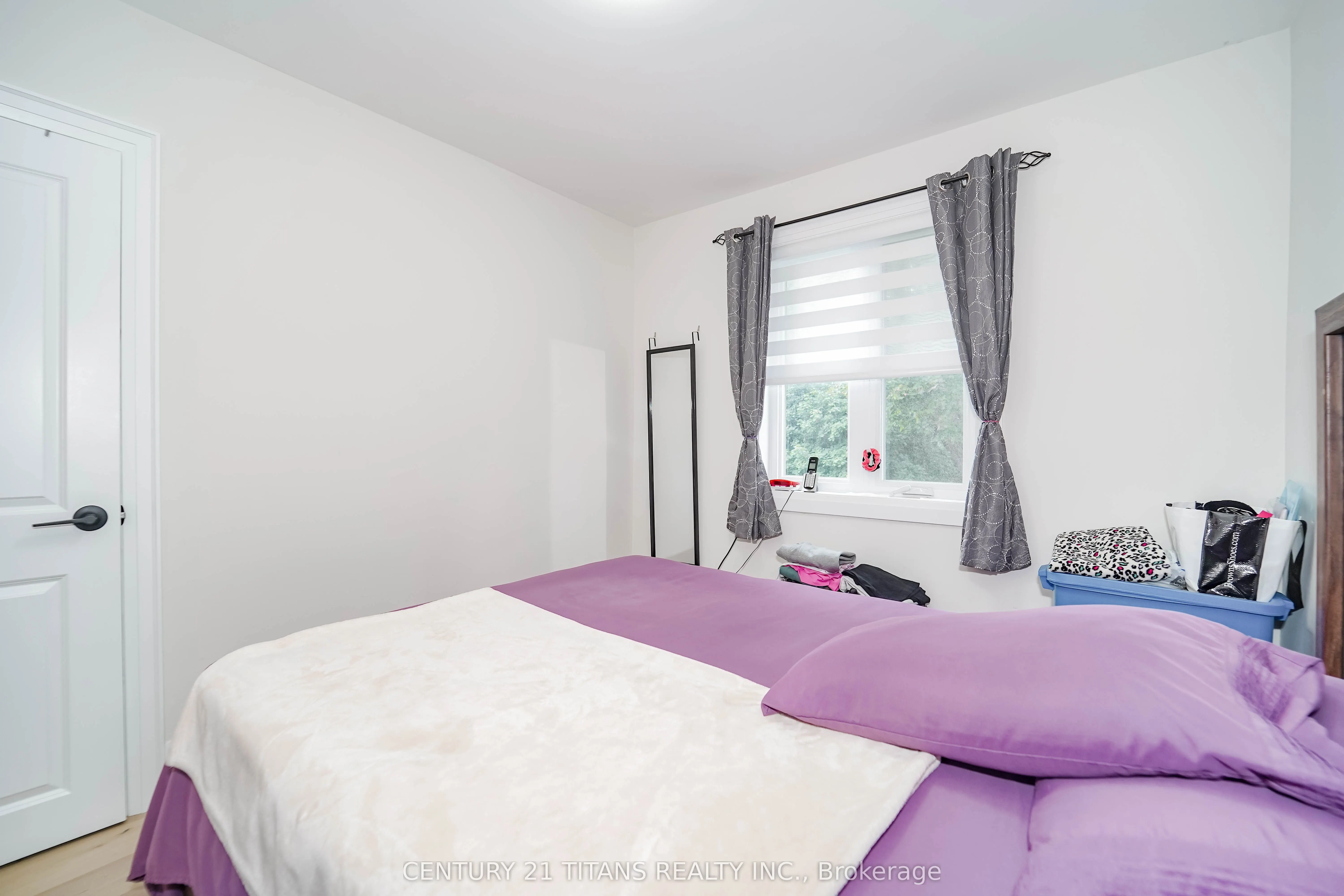 42 Pixley Crescent