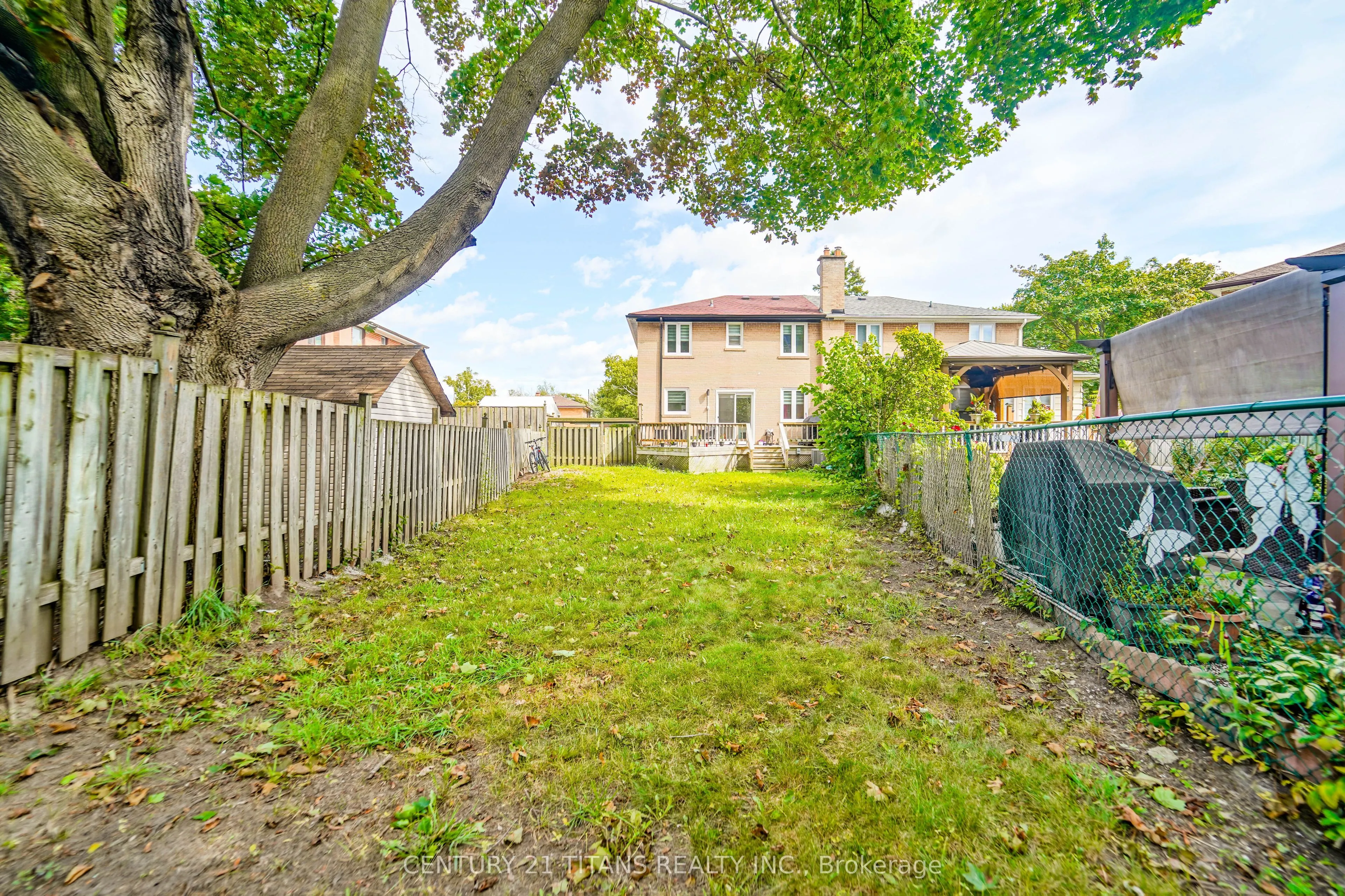 42 Pixley Crescent