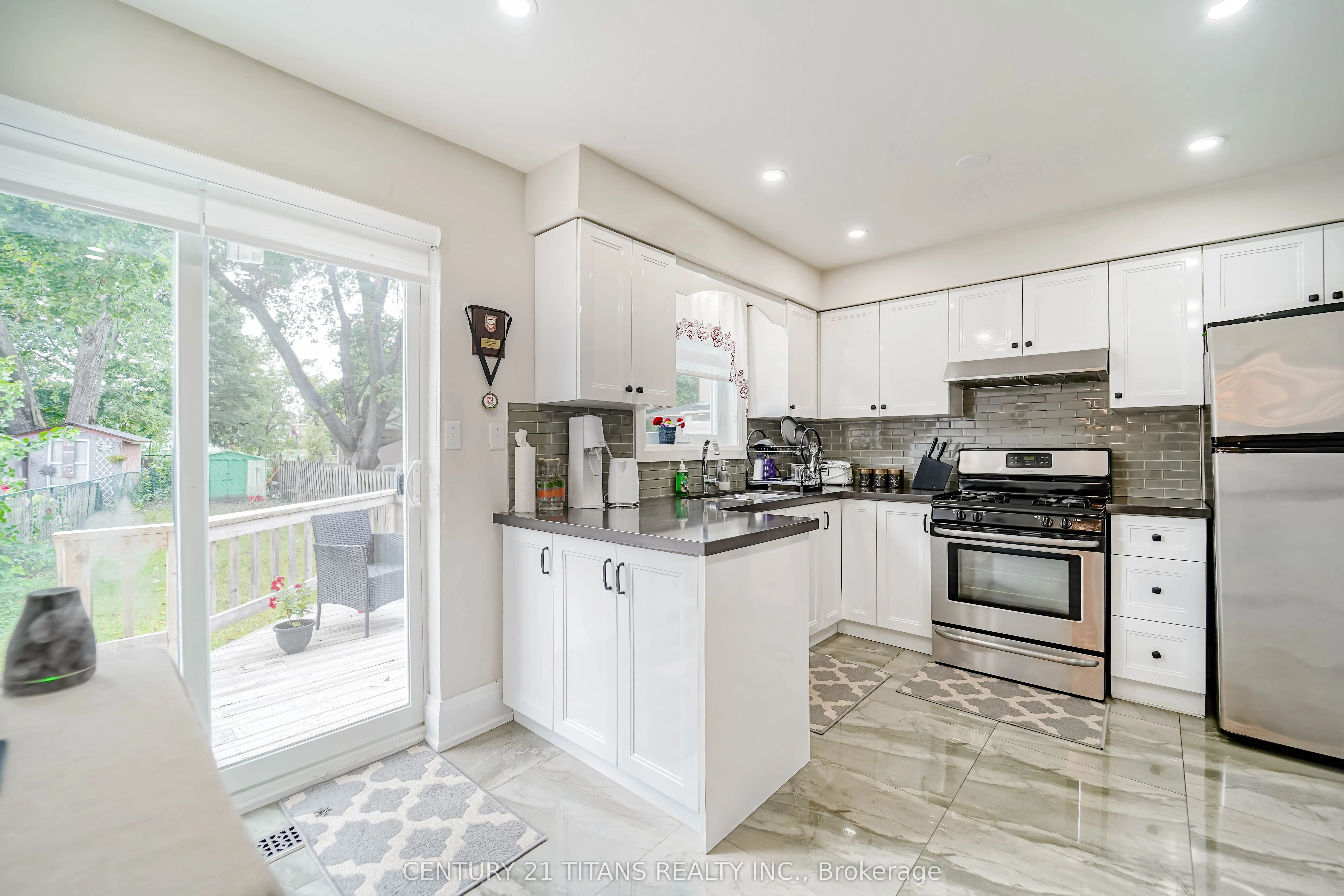 42 Pixley Crescent
