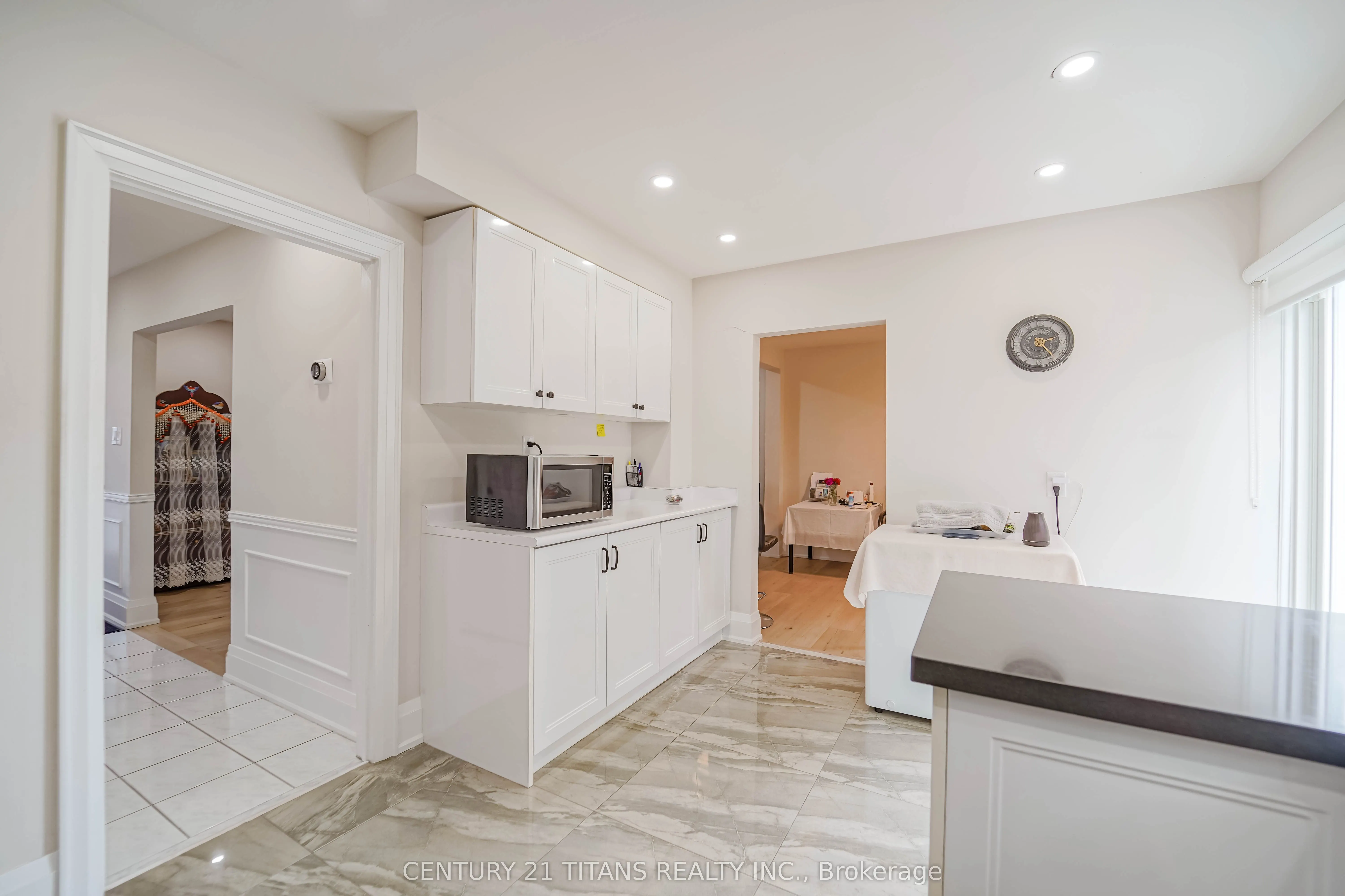 42 Pixley Crescent