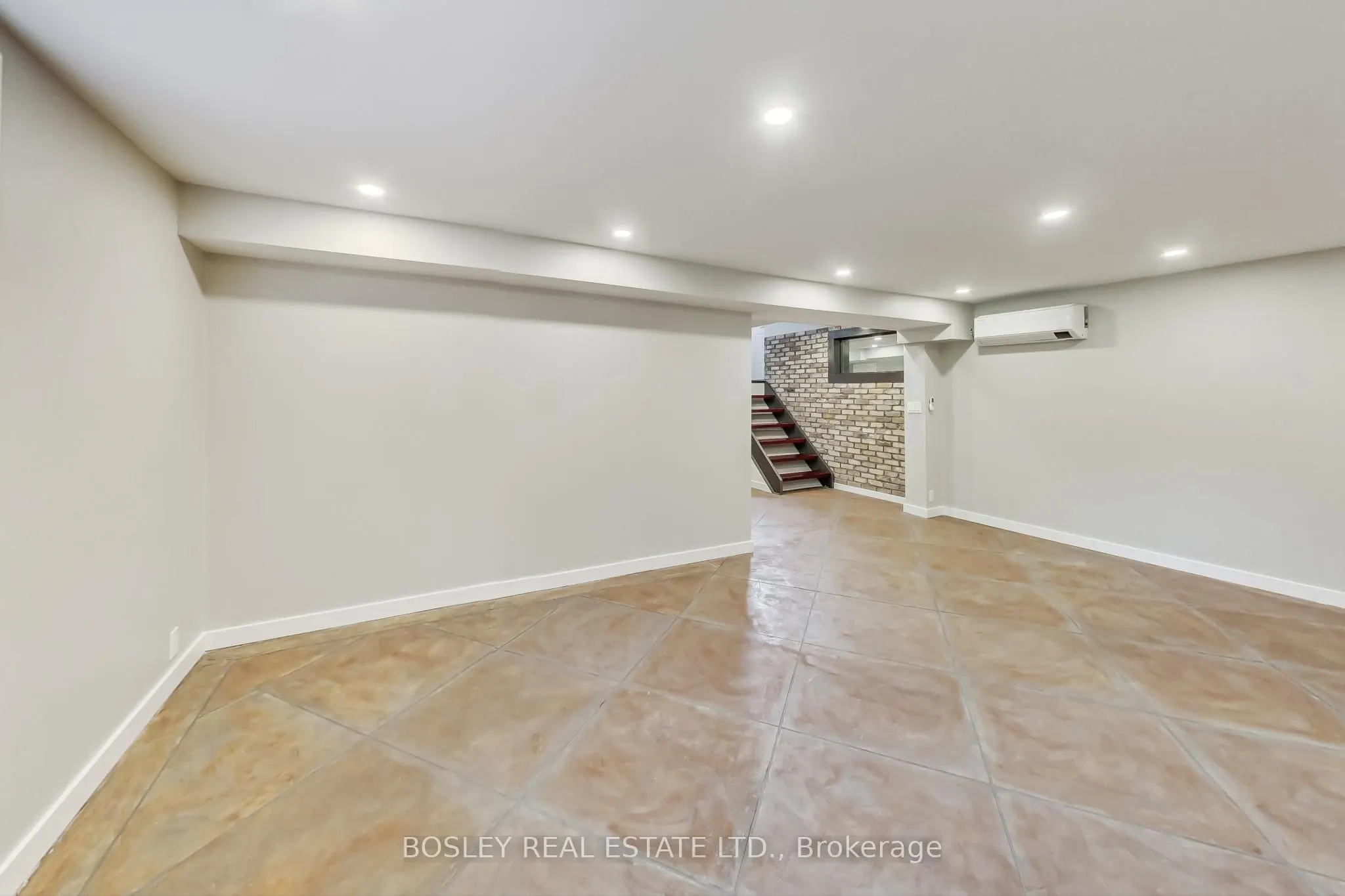 4 Thomas Avenue, #Basement