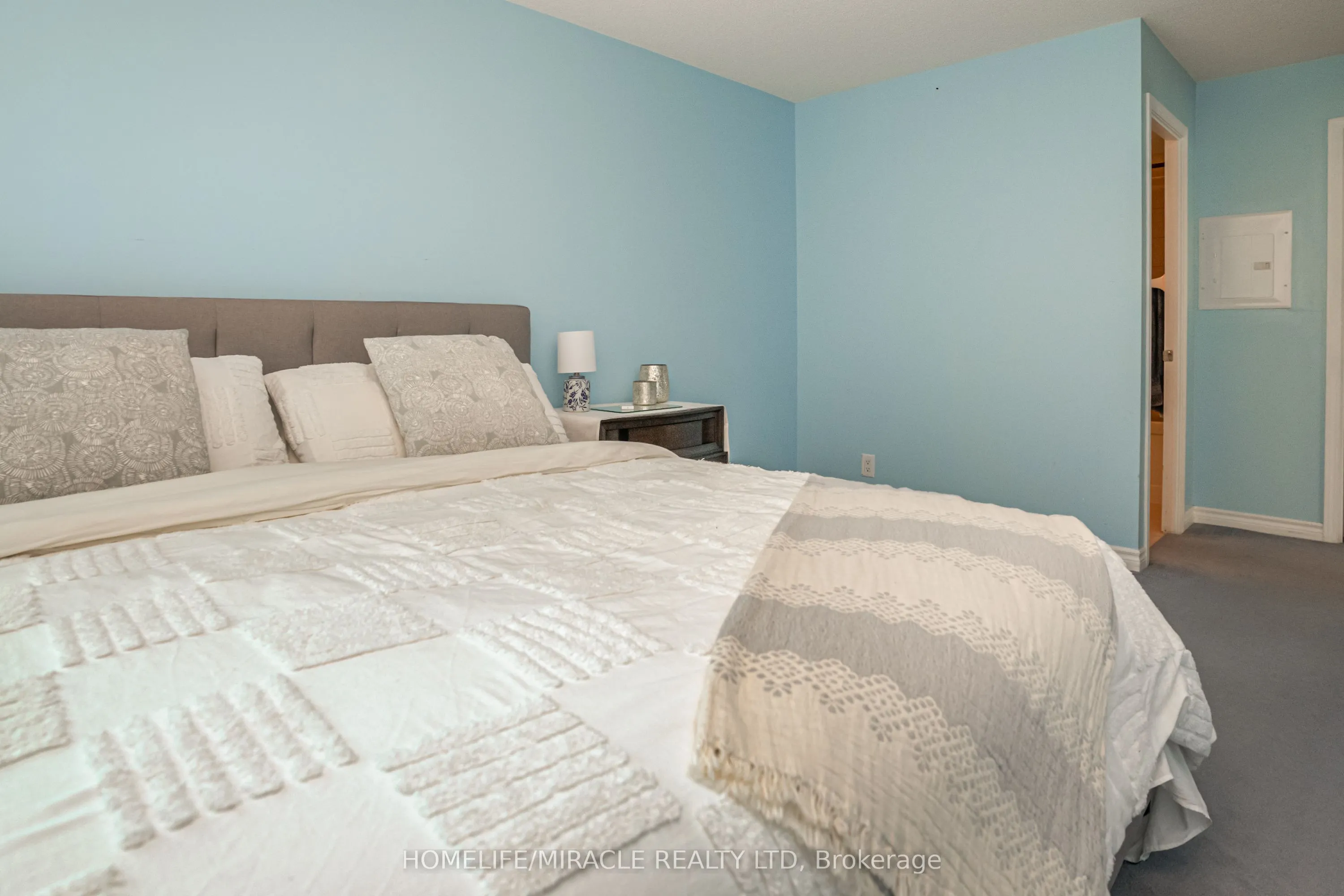 88 Grangeway Avenue, #309