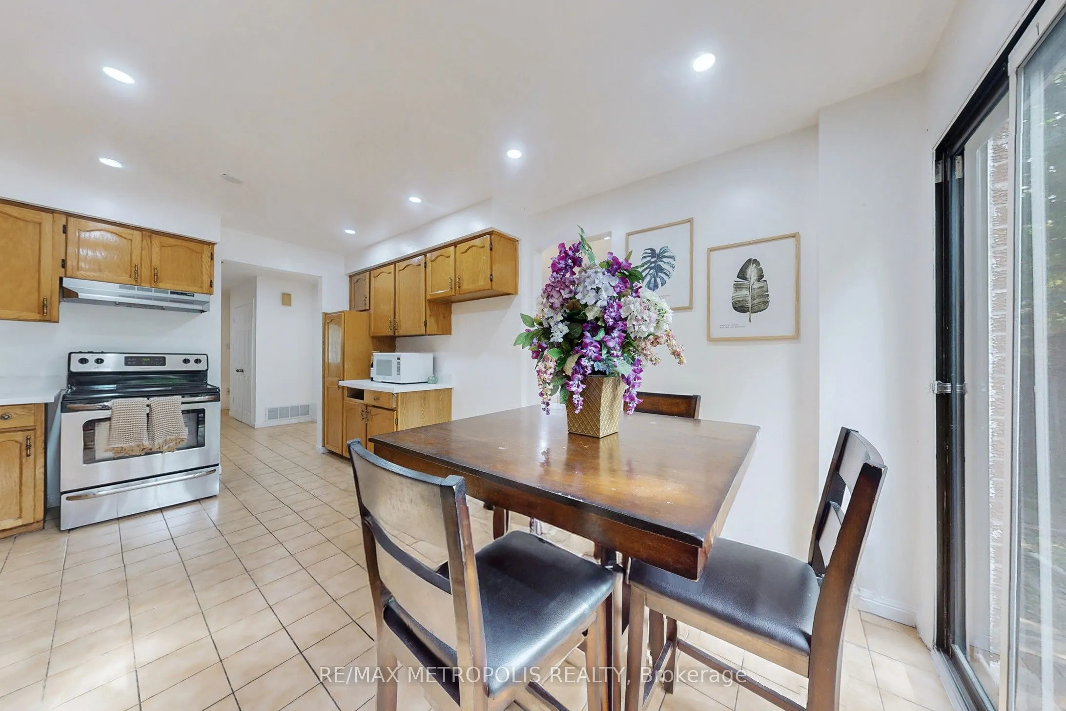 6 Rockwood Drive