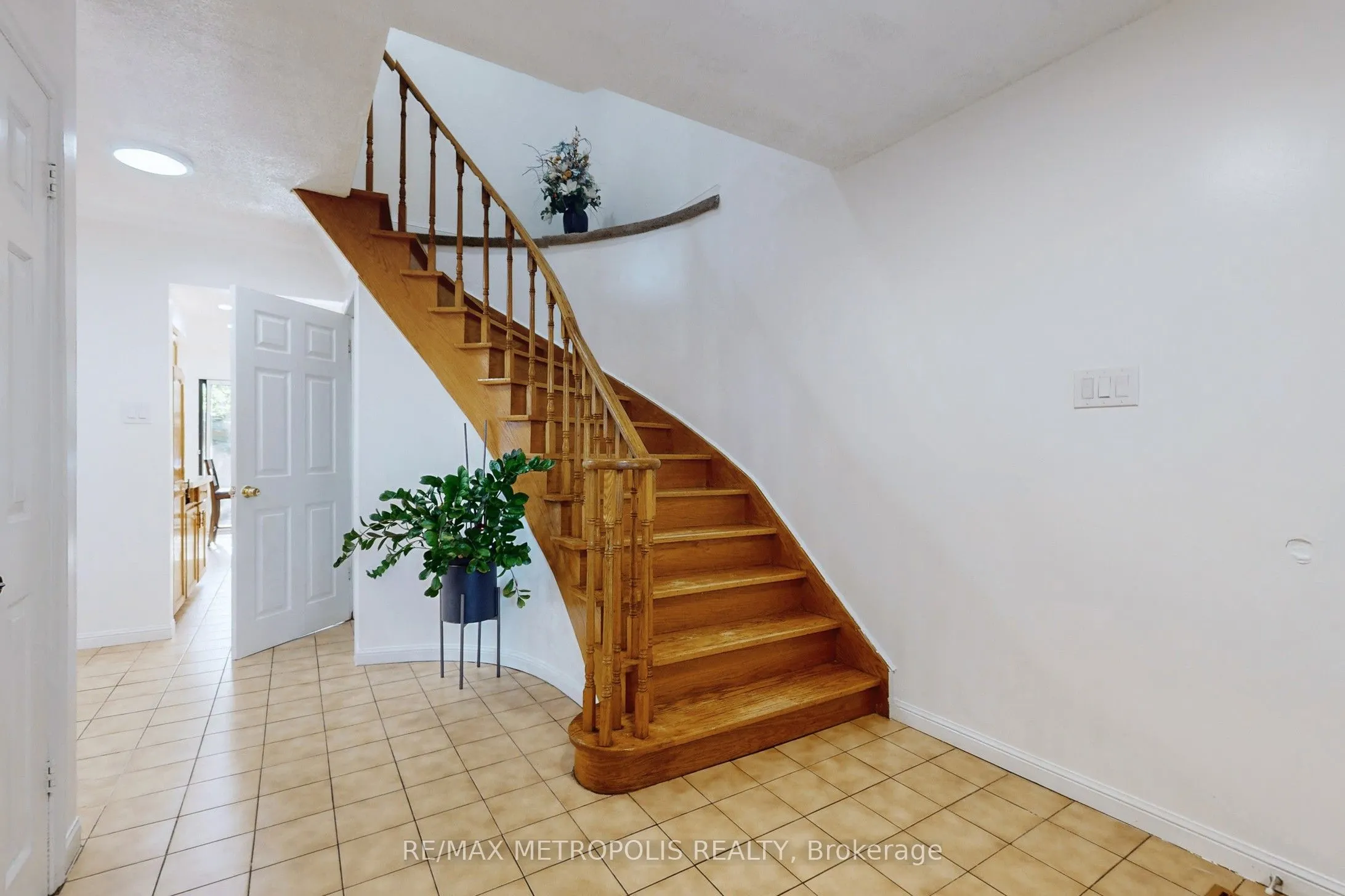 6 Rockwood Drive
