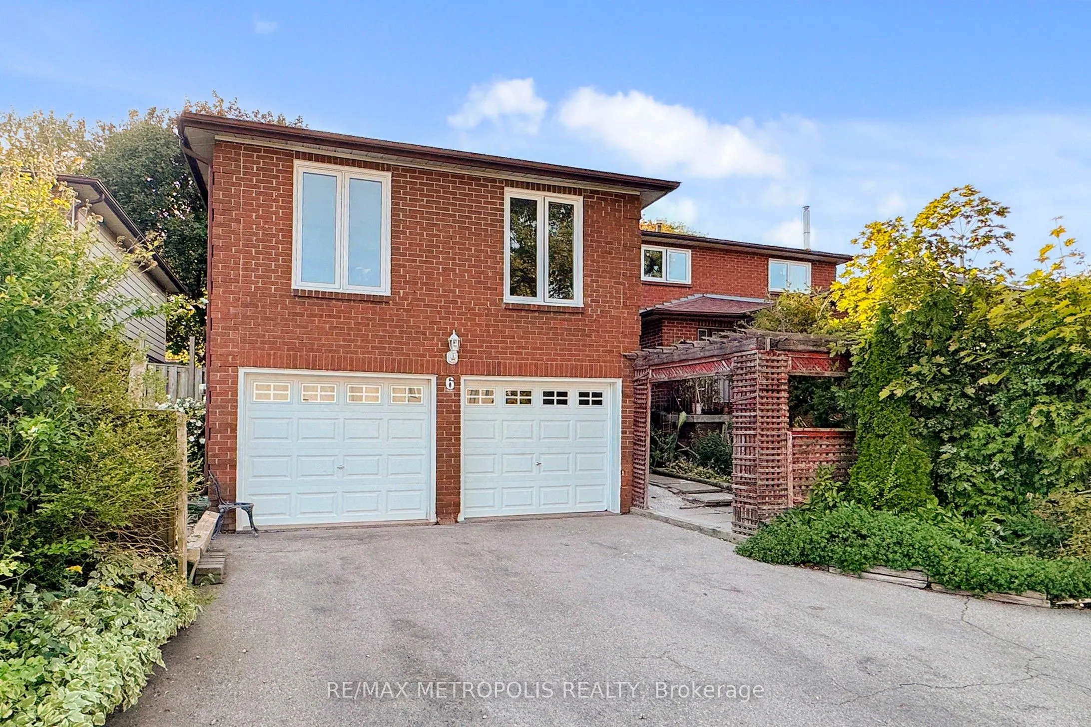 6 Rockwood Drive