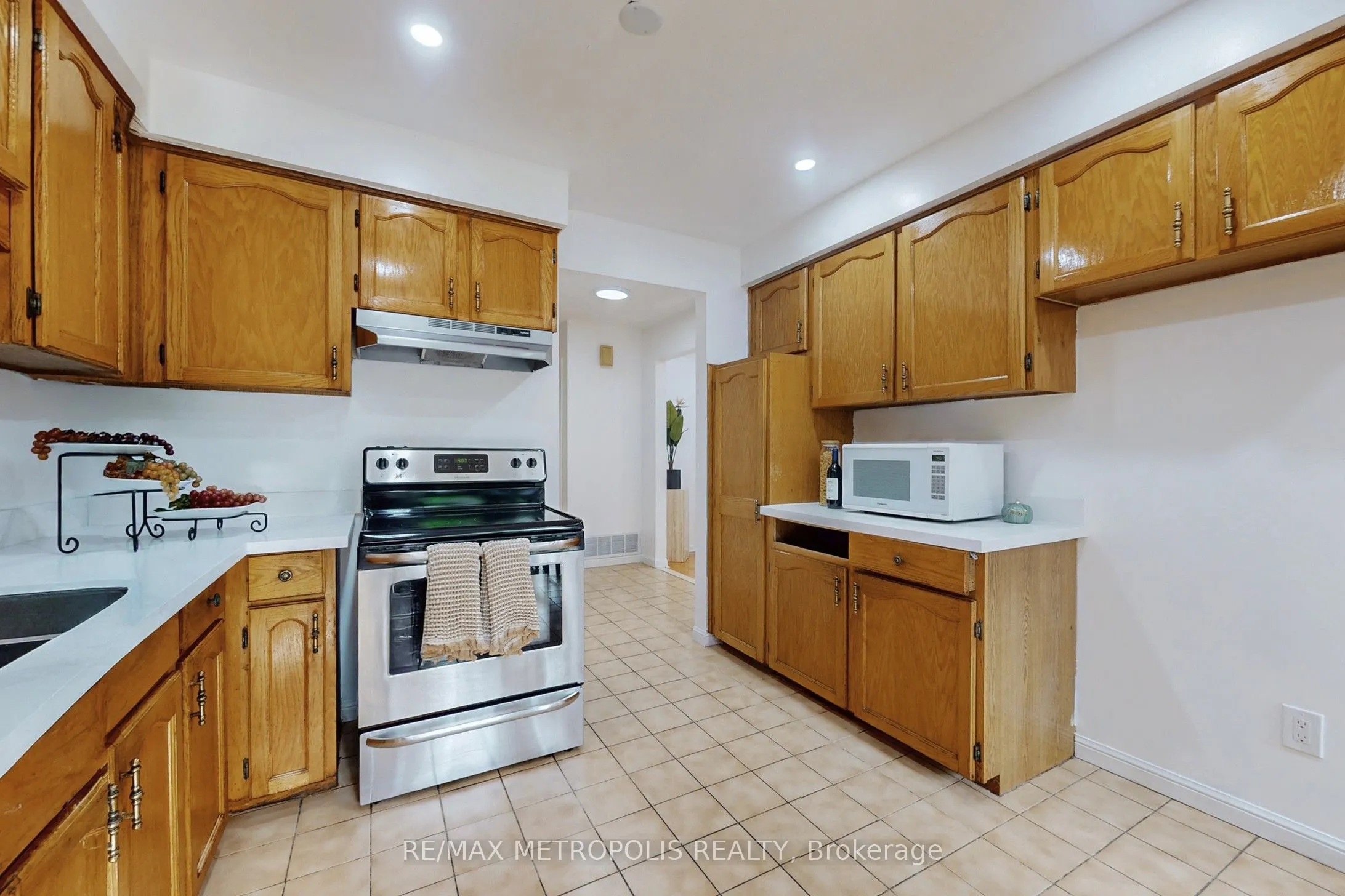 6 Rockwood Drive