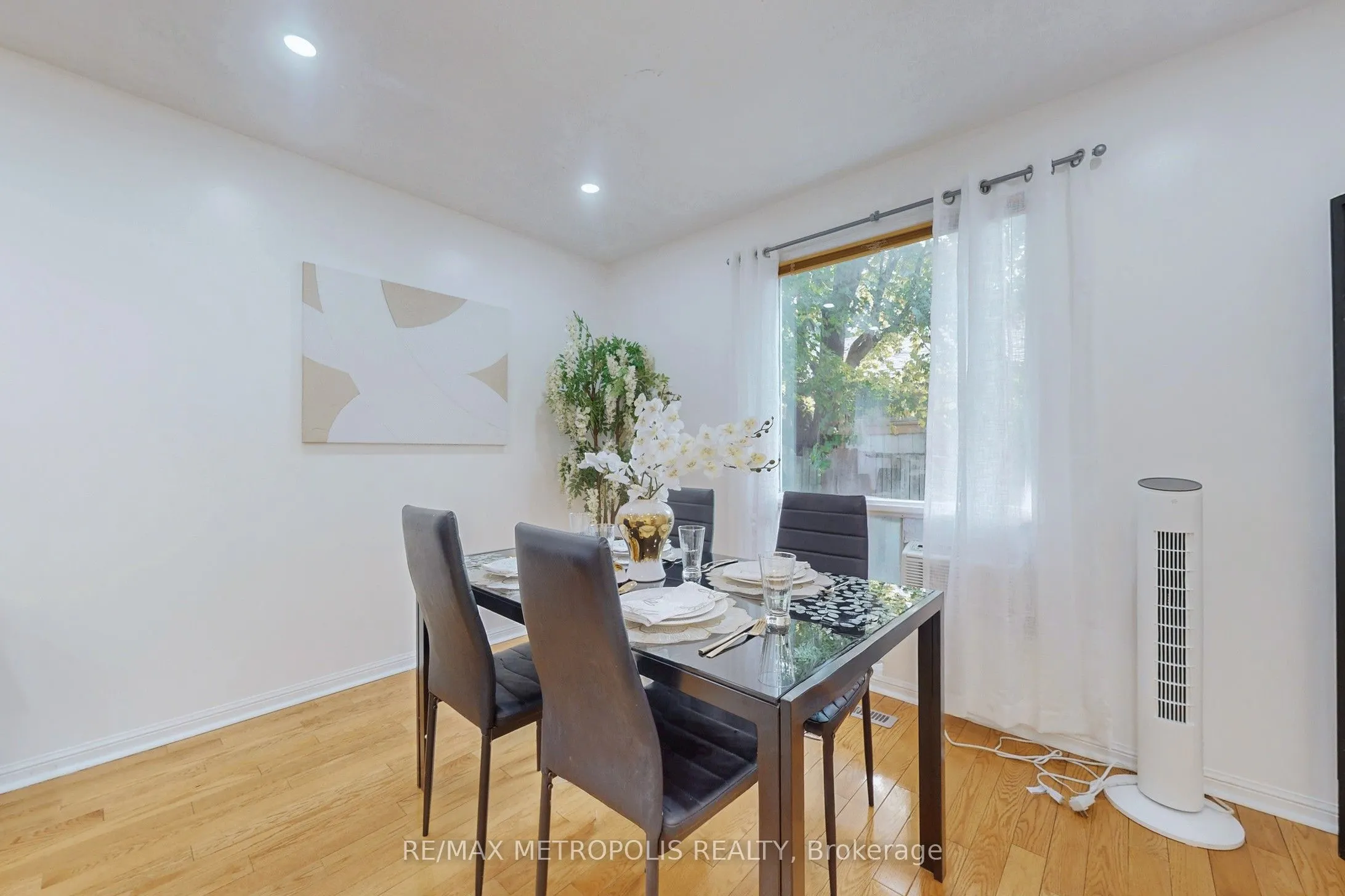 6 Rockwood Drive