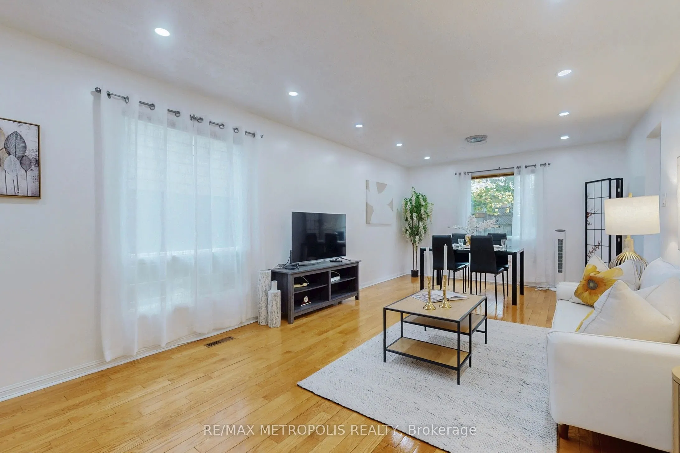6 Rockwood Drive