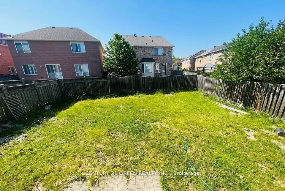 98 Muskox Drive, #(Main)