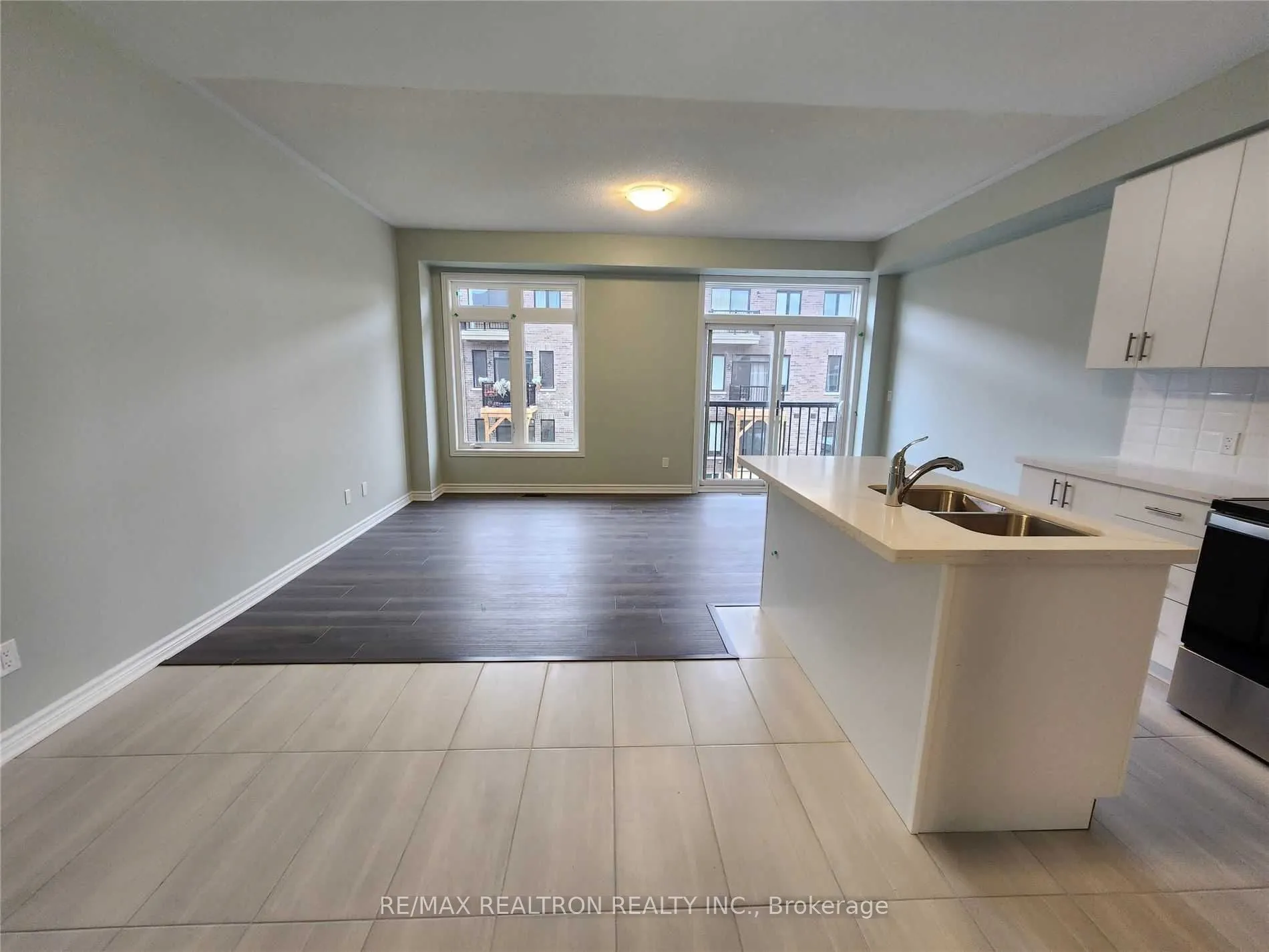 8 Royal Collection Wy Way