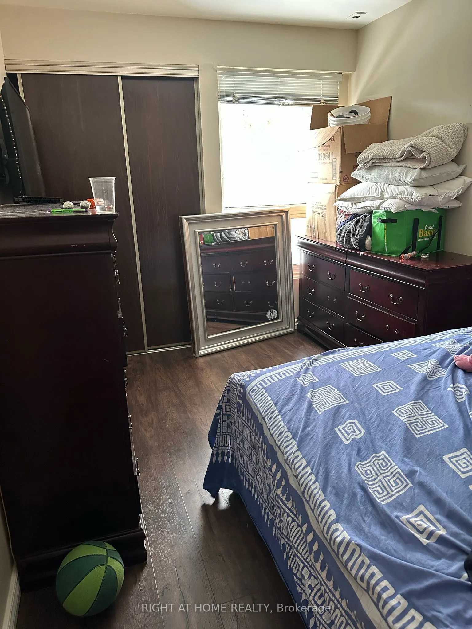 3409 st.clair Avenue E, #1