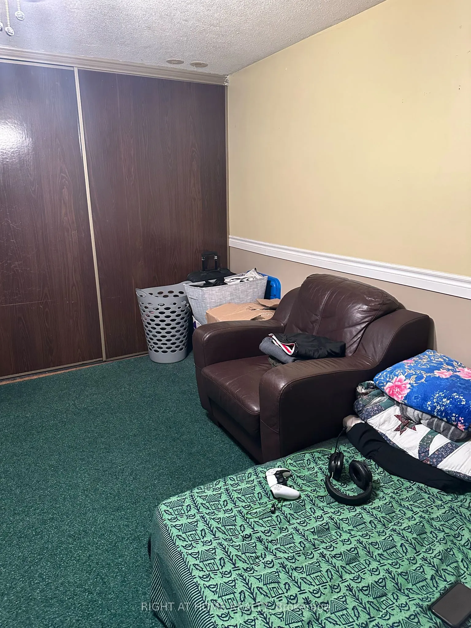 3409 st.clair Avenue E, #1