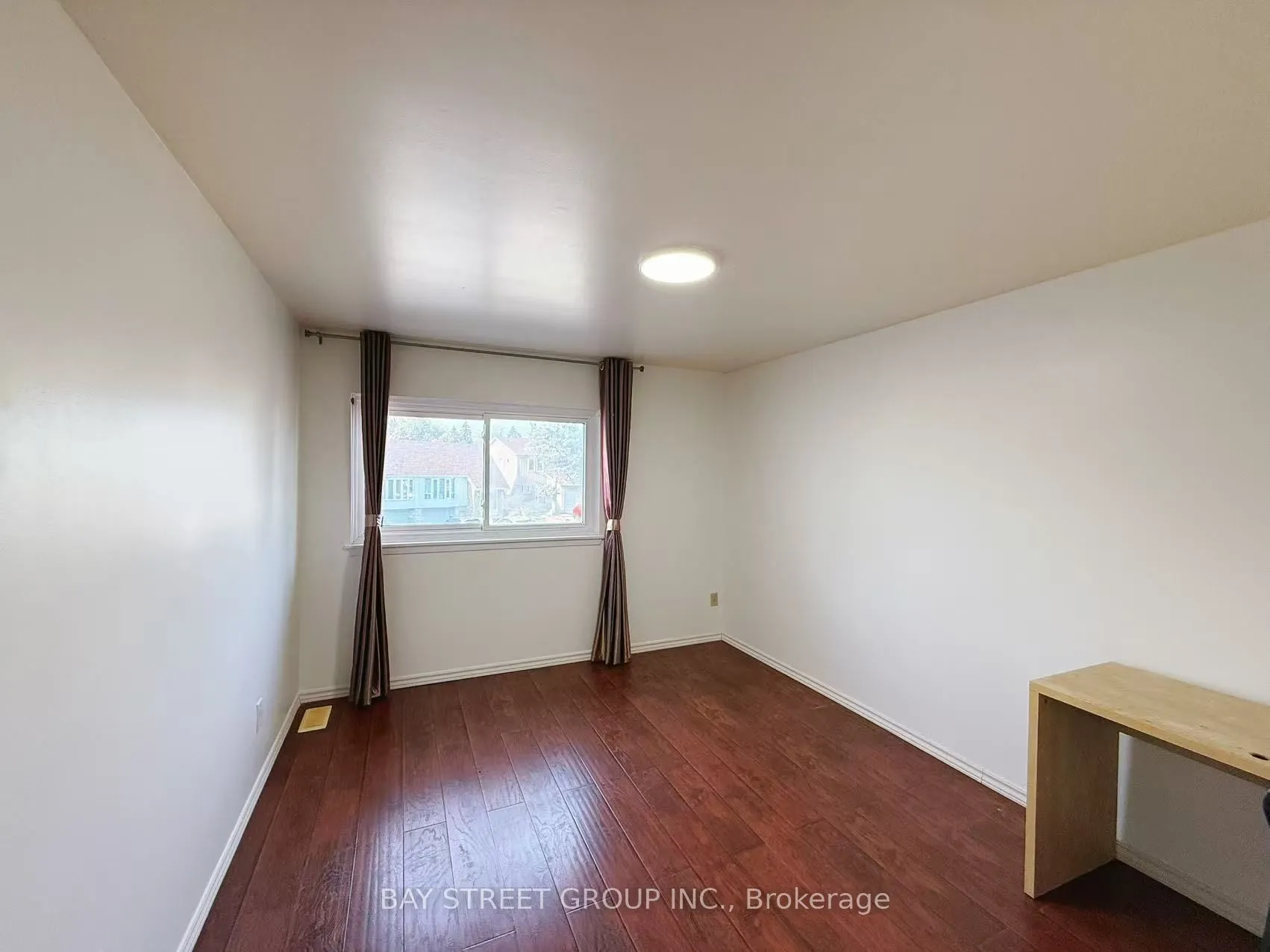182 Carolbreen Square