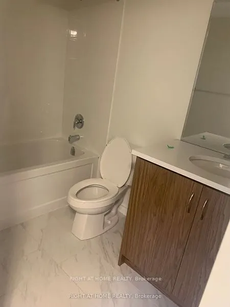 2789 Eglinton Avenue E, #422