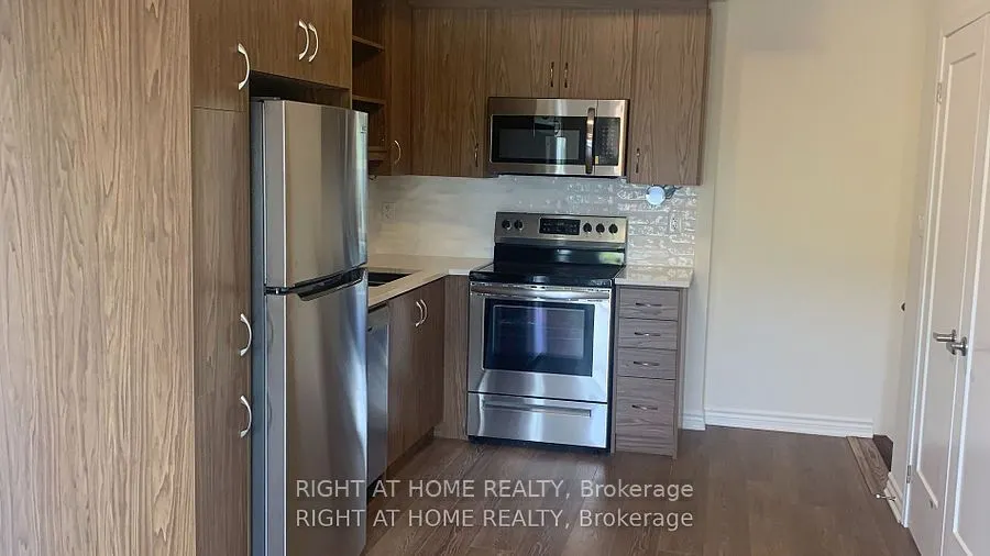 2789 Eglinton Avenue E, #422