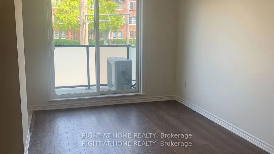2789 Eglinton Avenue E, #422