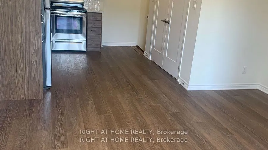 2789 Eglinton Avenue E, #422
