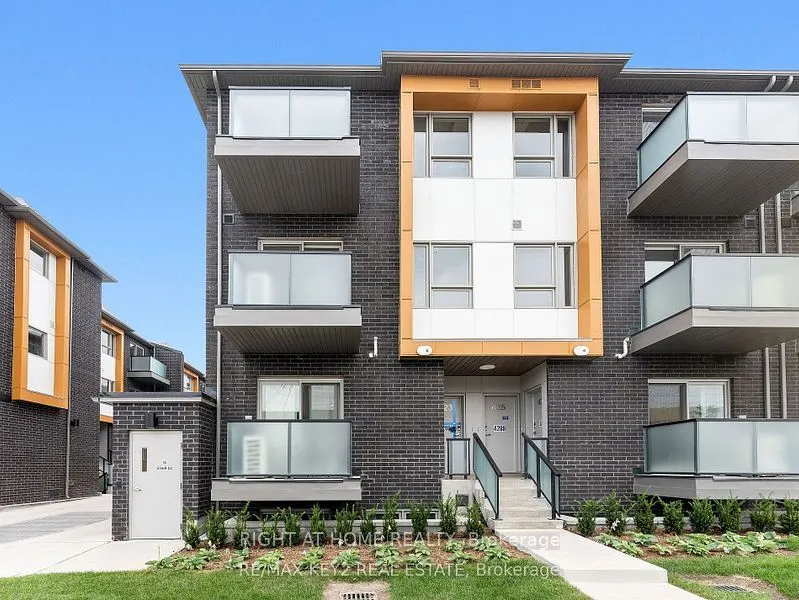 2789 Eglinton Avenue E, #422