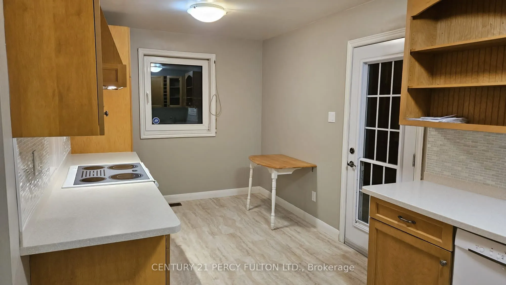648 Minto Street W