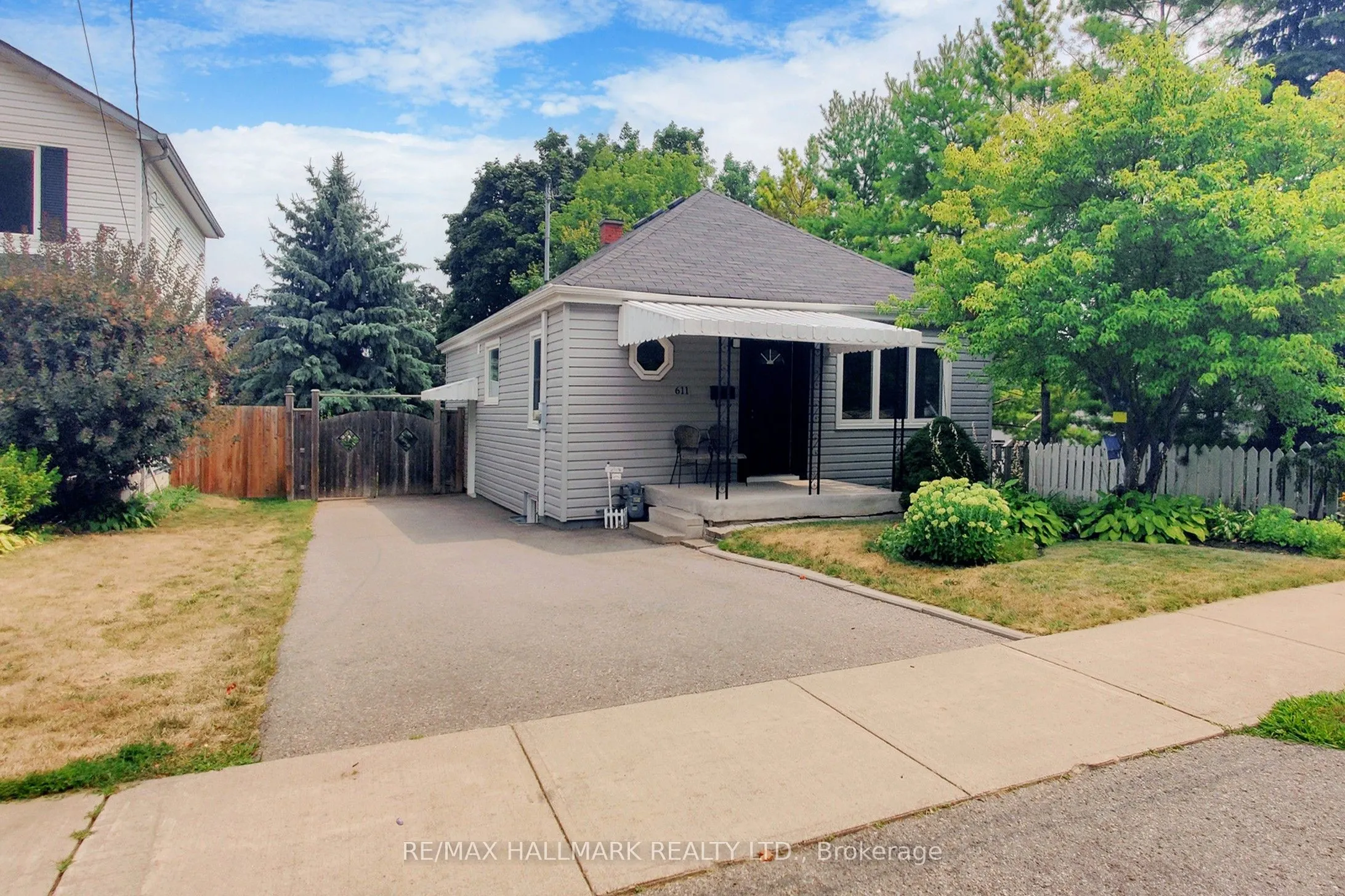 611 Athol Street